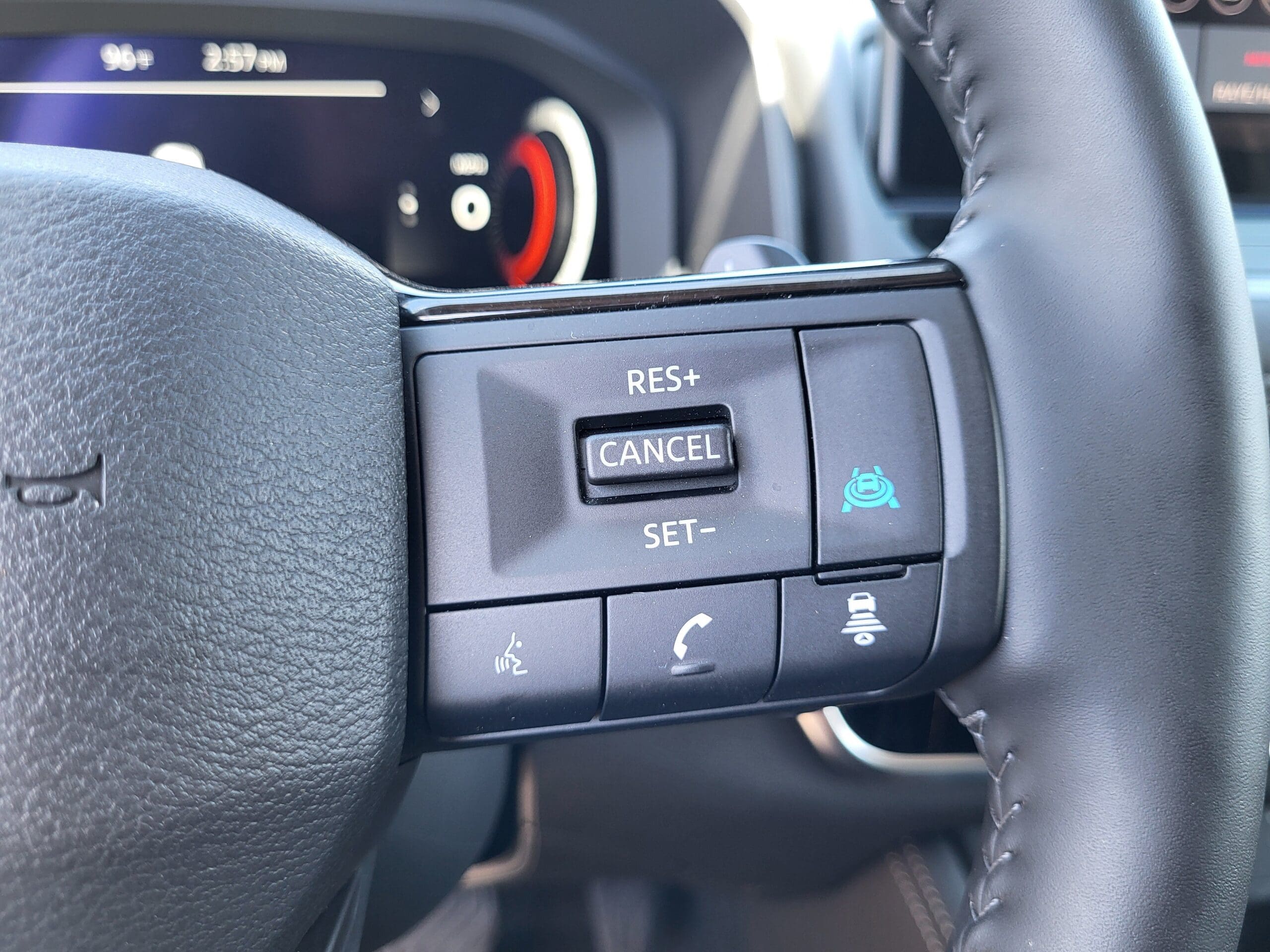 2025 Nissan Rogue - Image 29