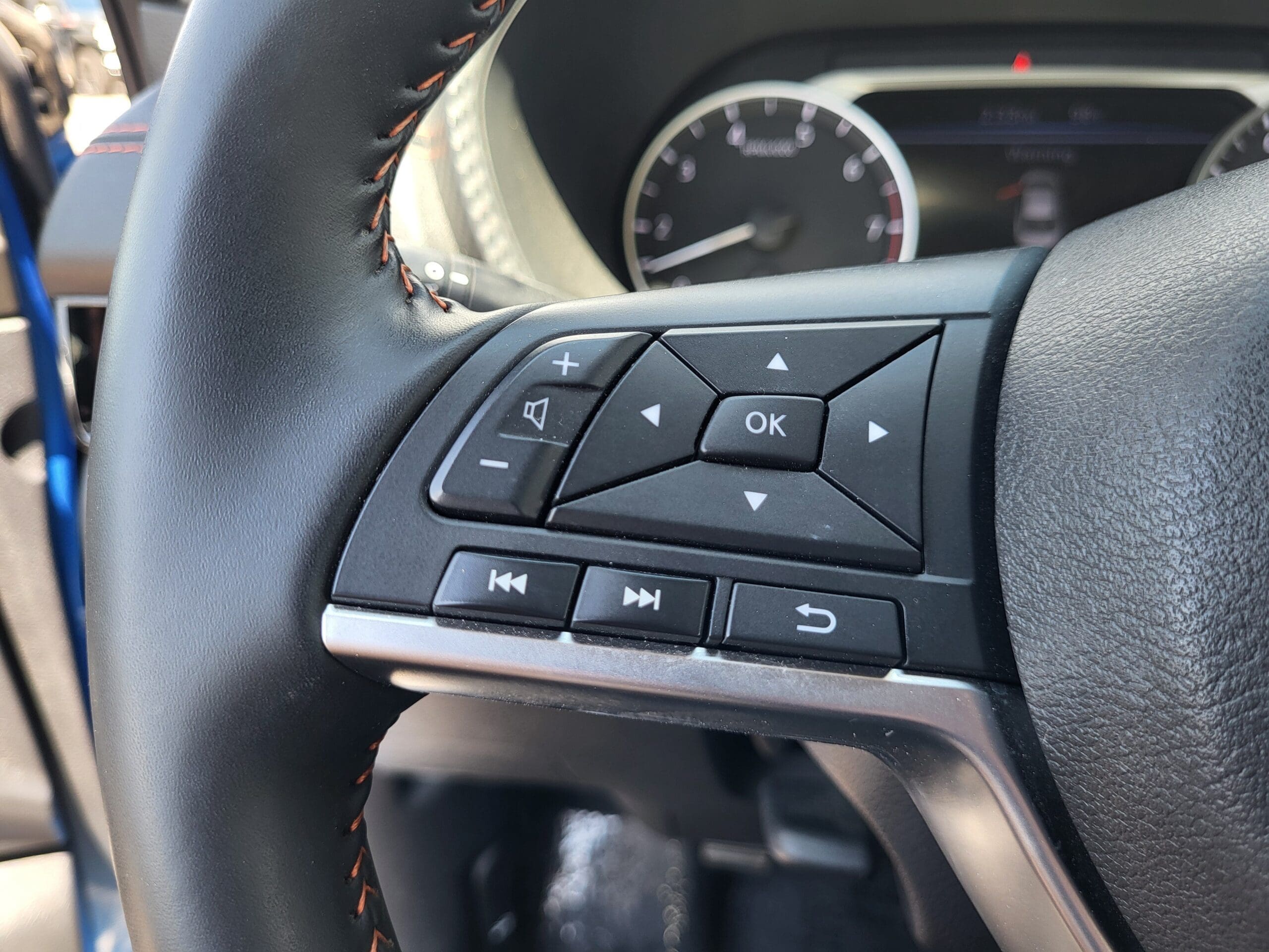 2025 Nissan Sentra - Image 28
