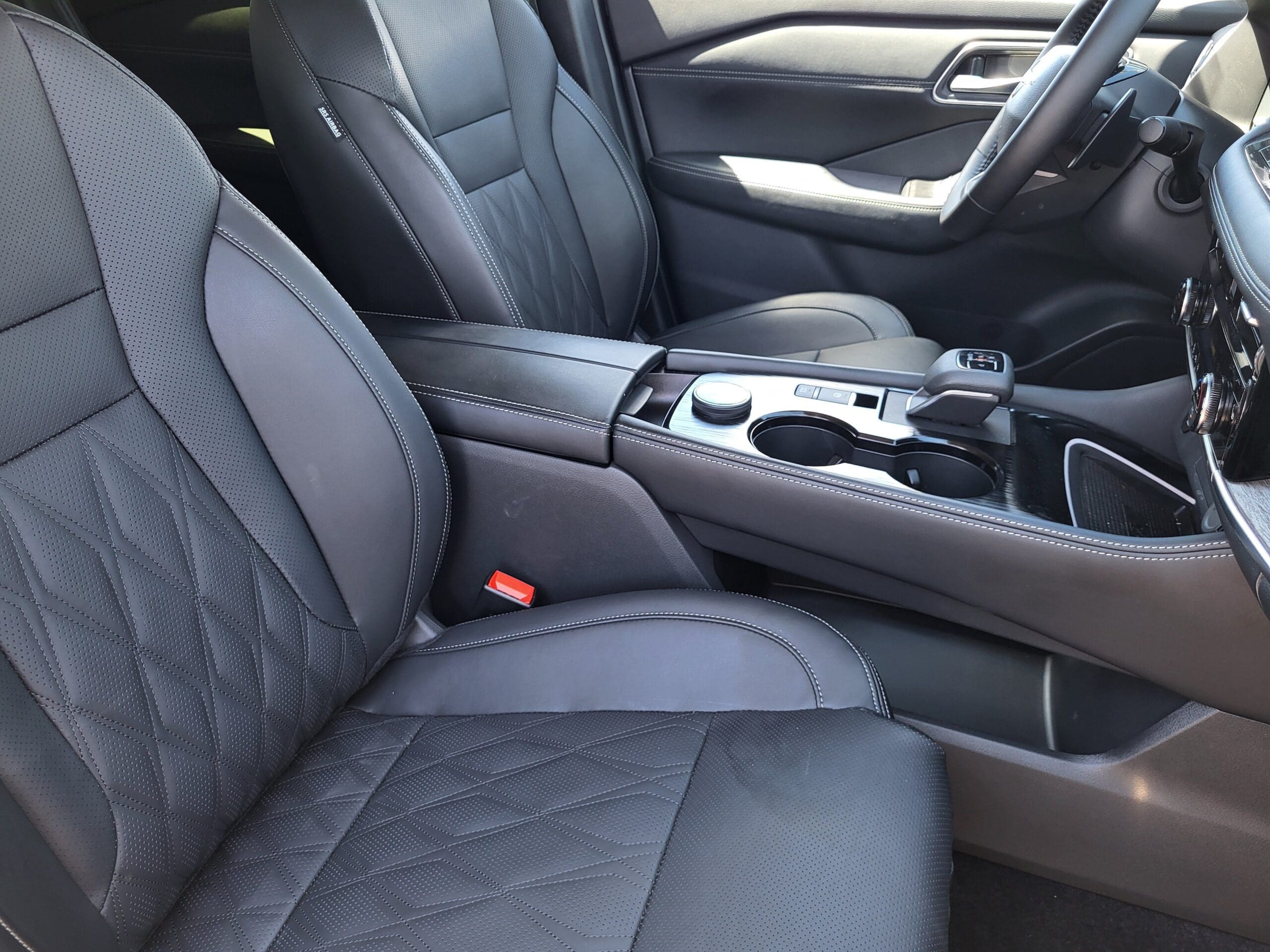 2025 Nissan Rogue - Image 15