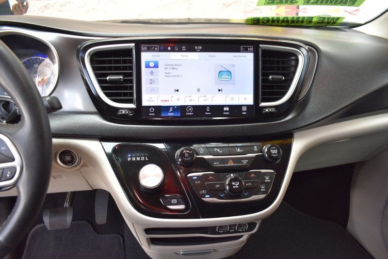 2023 Chrysler Pacifica - Image 13