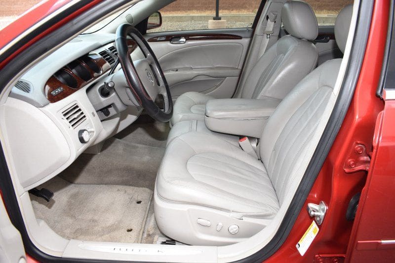 2011 Buick Lucerne - Image 7