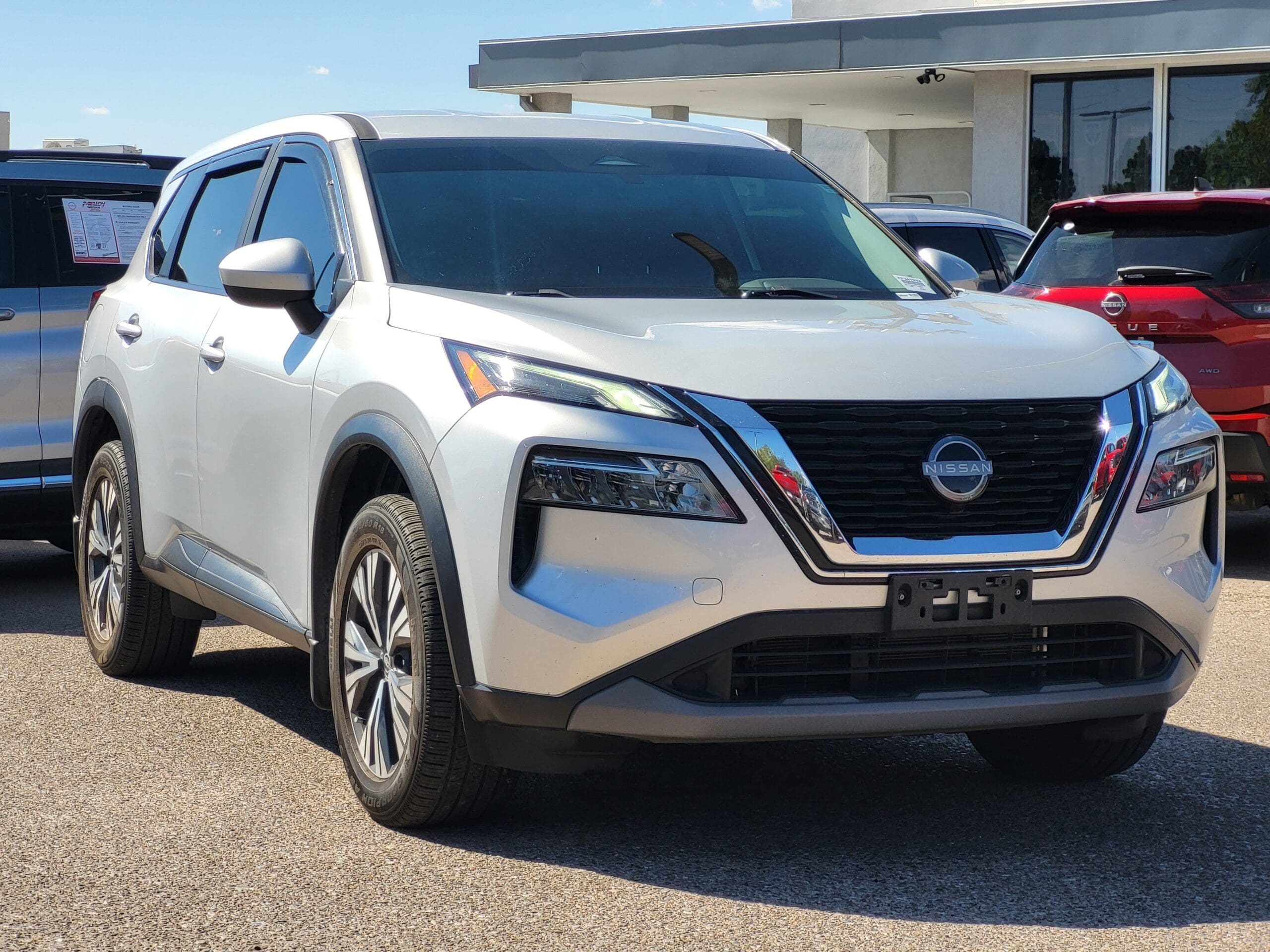 2023 Nissan Rogue - Image 3