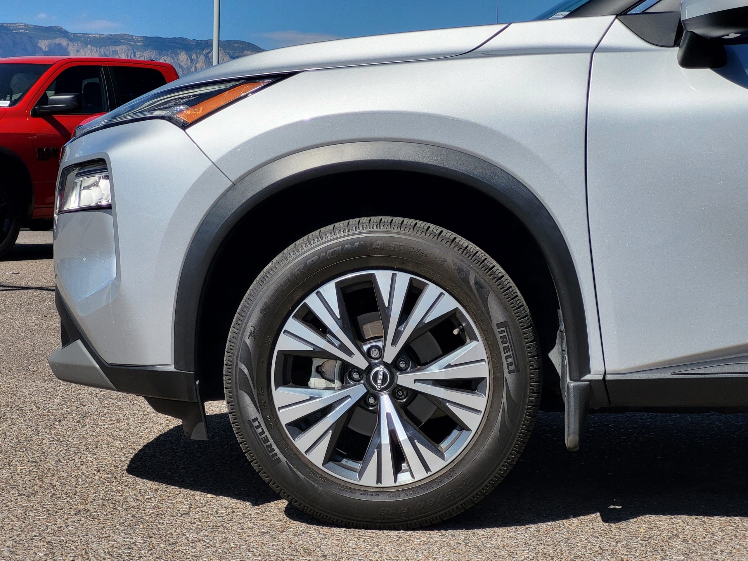 2023 Nissan Rogue - Image 9