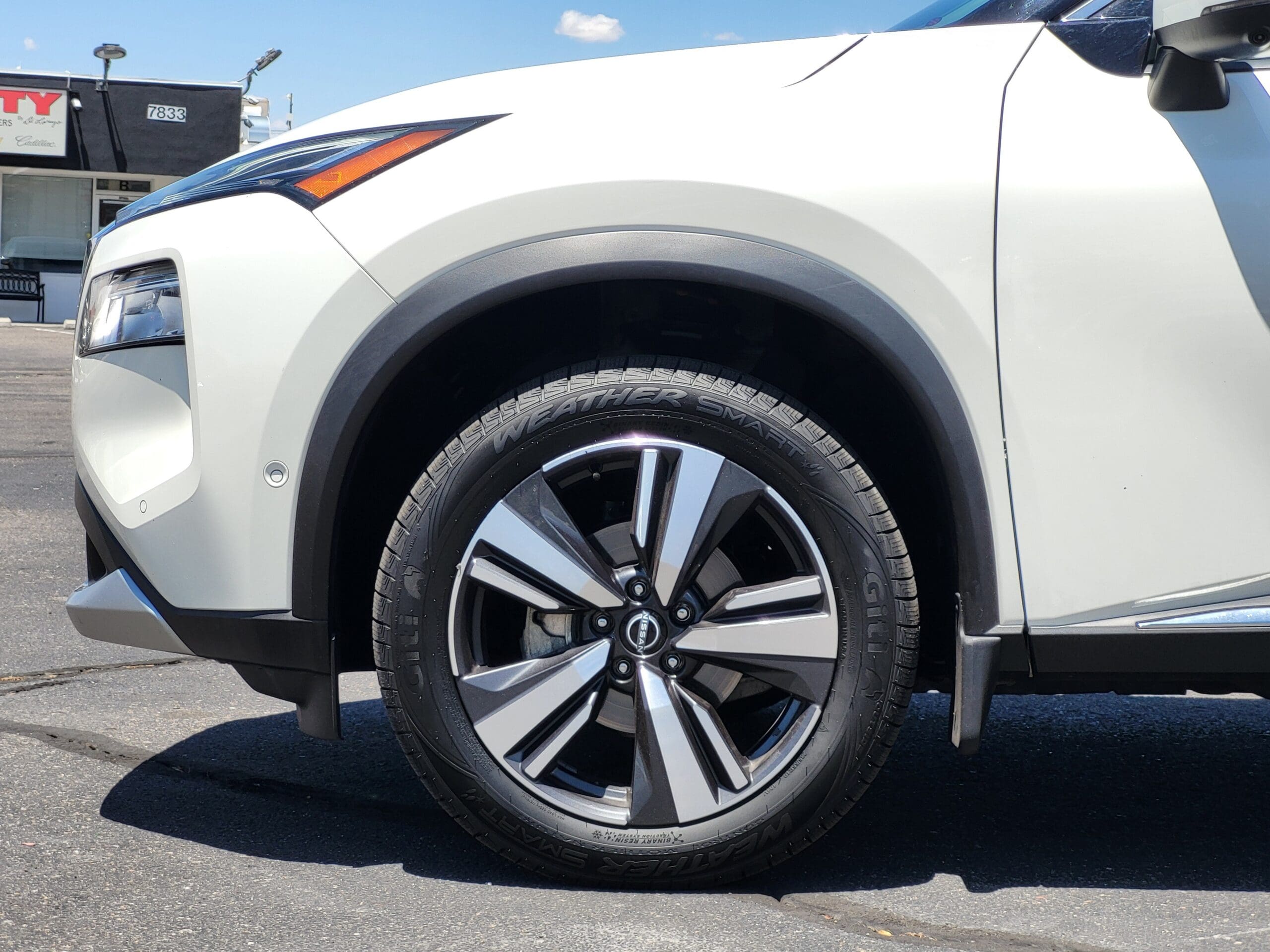 2023 Nissan Rogue - Image 9