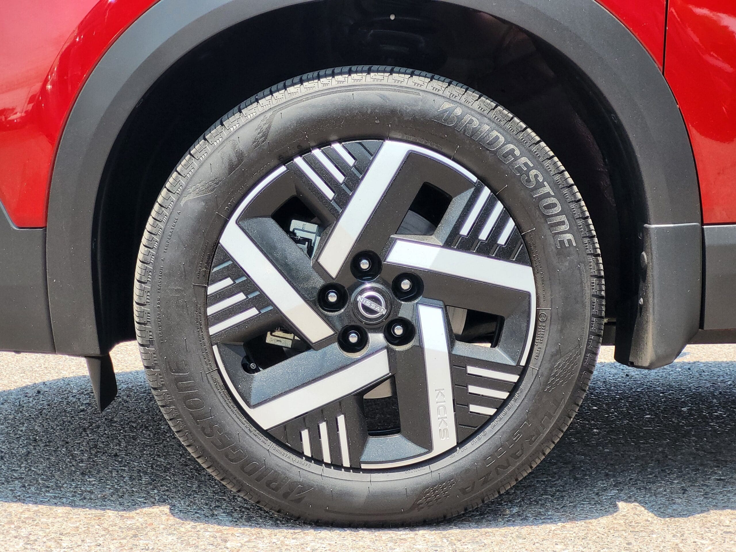 2026 Nissan Kicks - Image 10