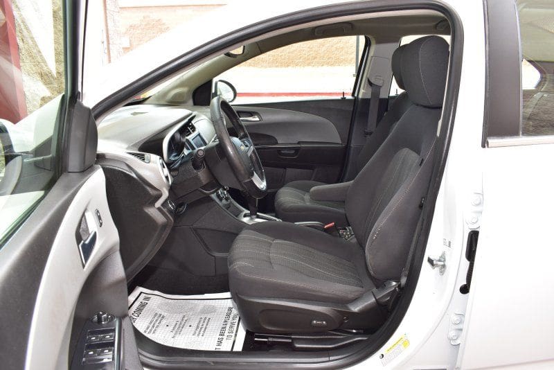 2020 Chevrolet Sonic - Image 10
