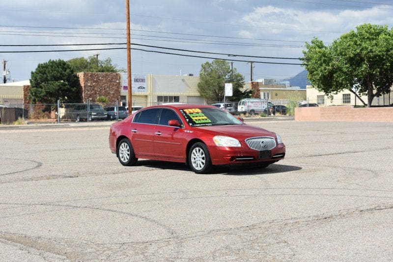 2011 Buick Lucerne - Image 2