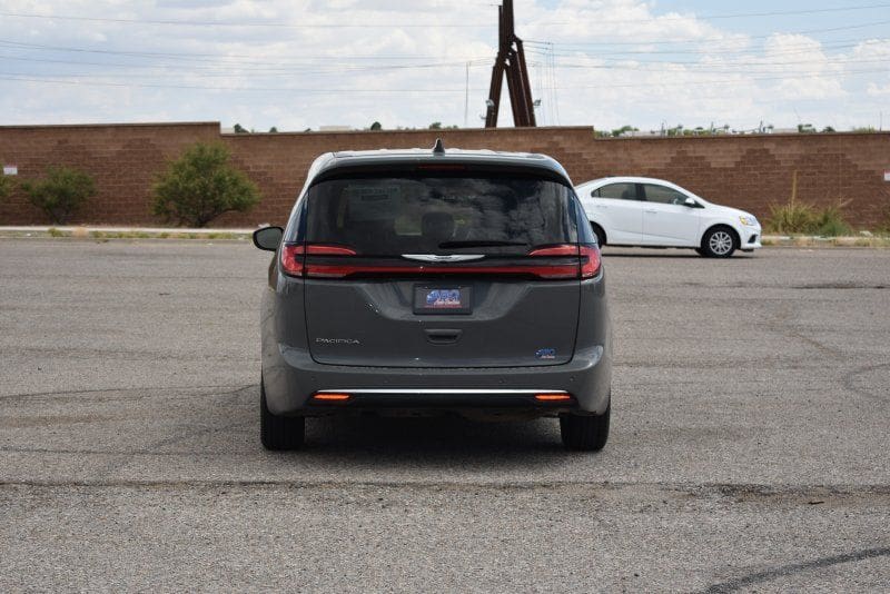 2023 Chrysler Pacifica - Image 5