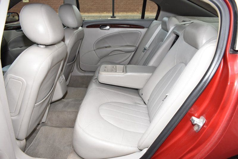 2011 Buick Lucerne - Image 8