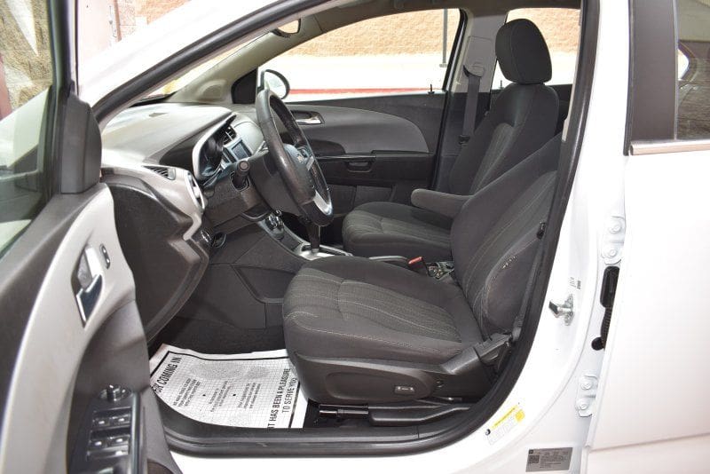2020 Chevrolet Sonic - Image 9