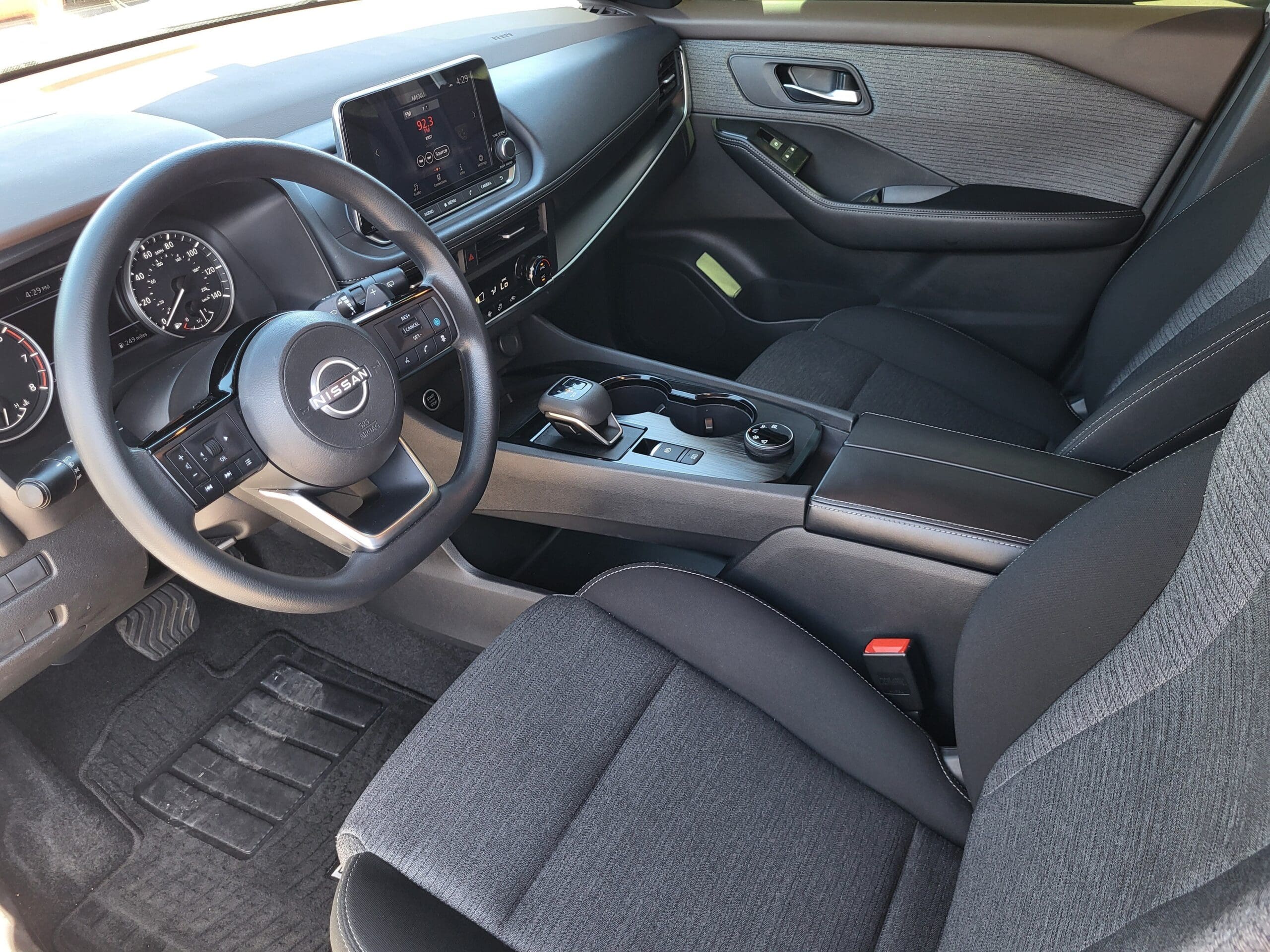 2023 Nissan Rogue - Image 14