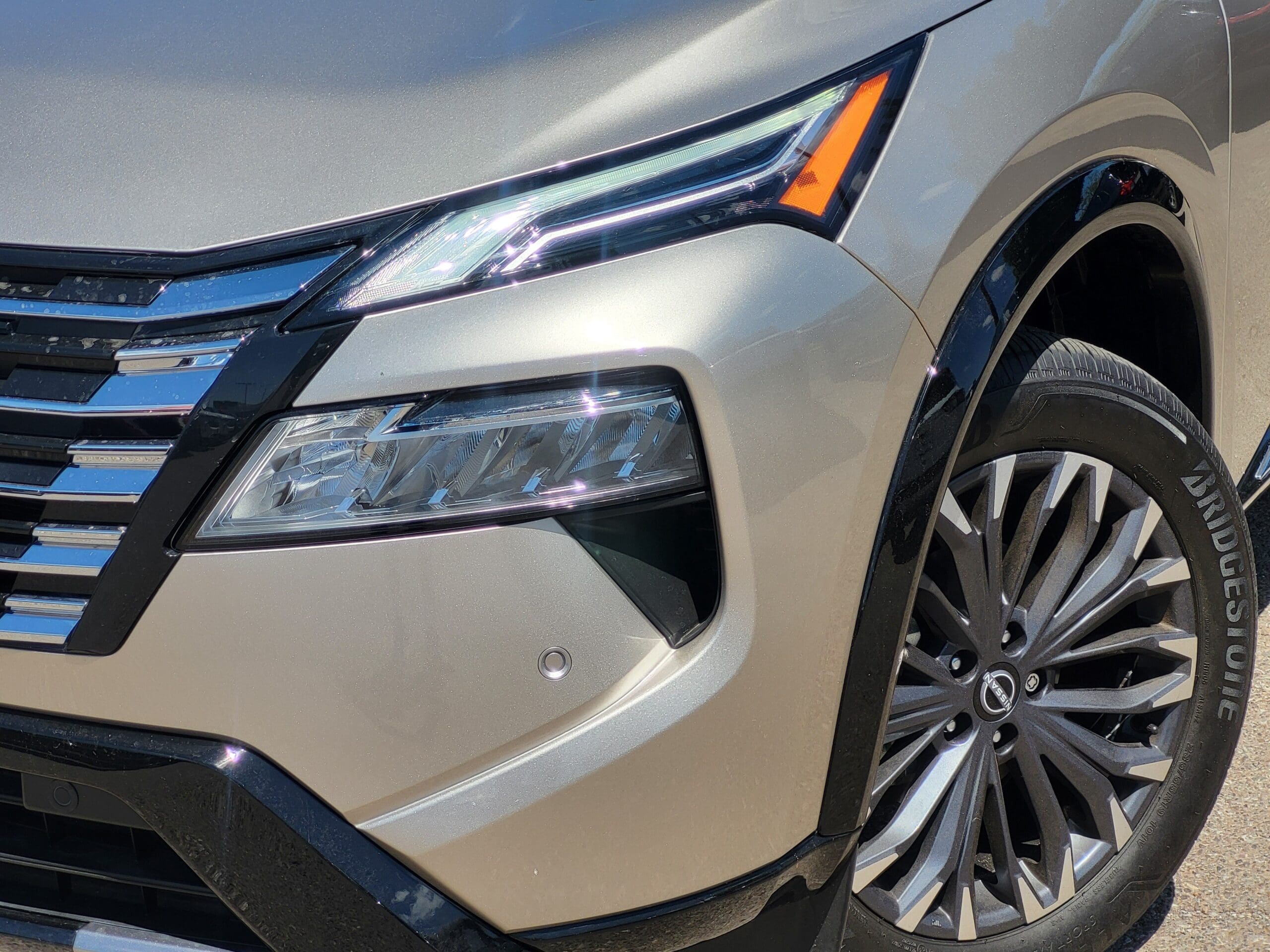 2025 Nissan Rogue - Image 8
