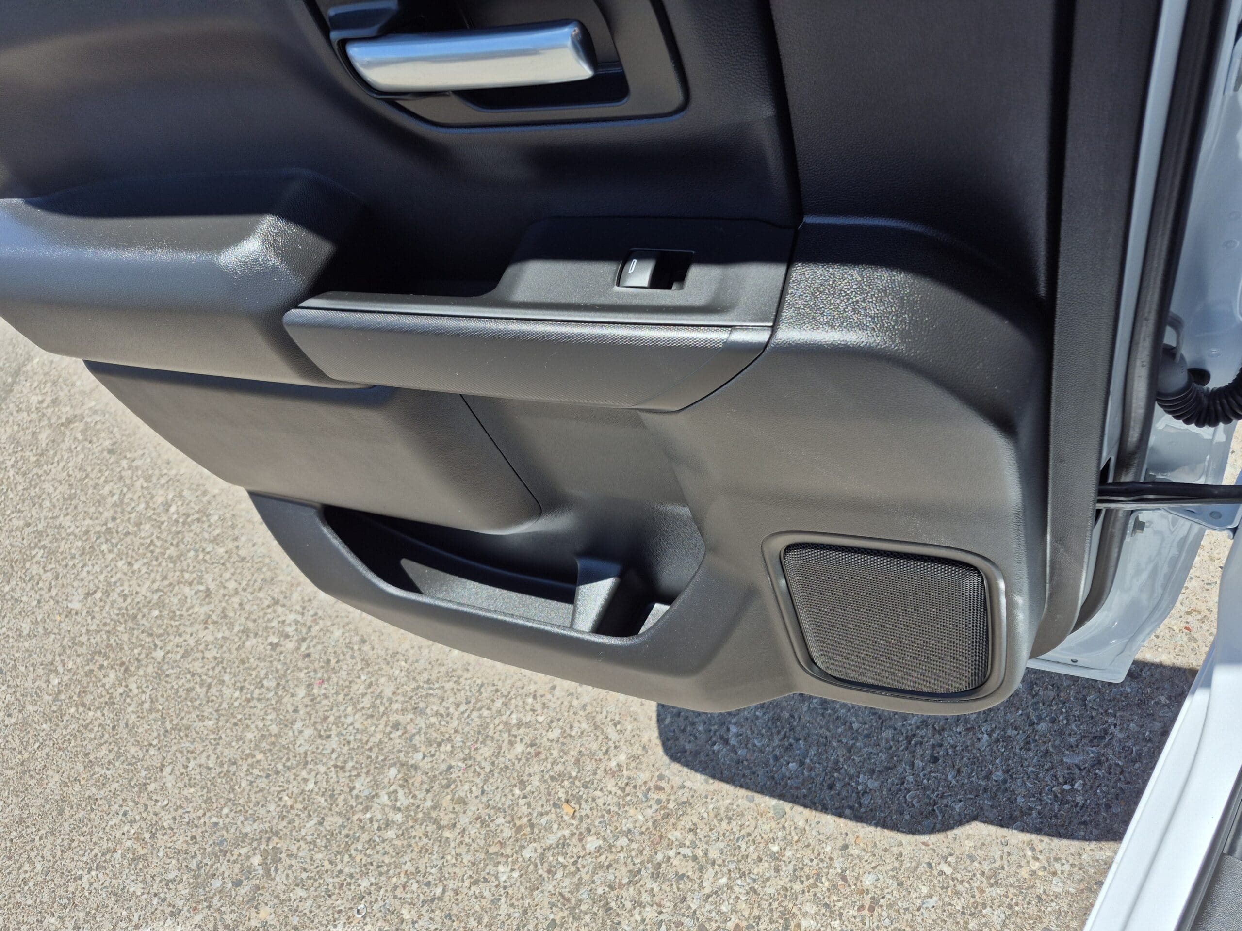 2025 Chevrolet Silverado 1500 - Image 11