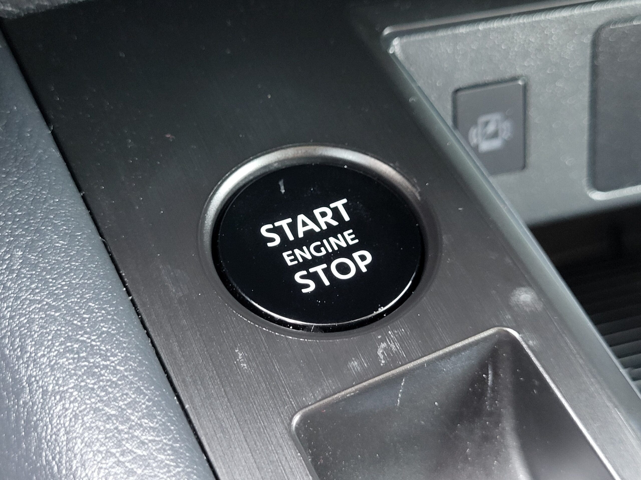 2026 Nissan Kicks - Image 21