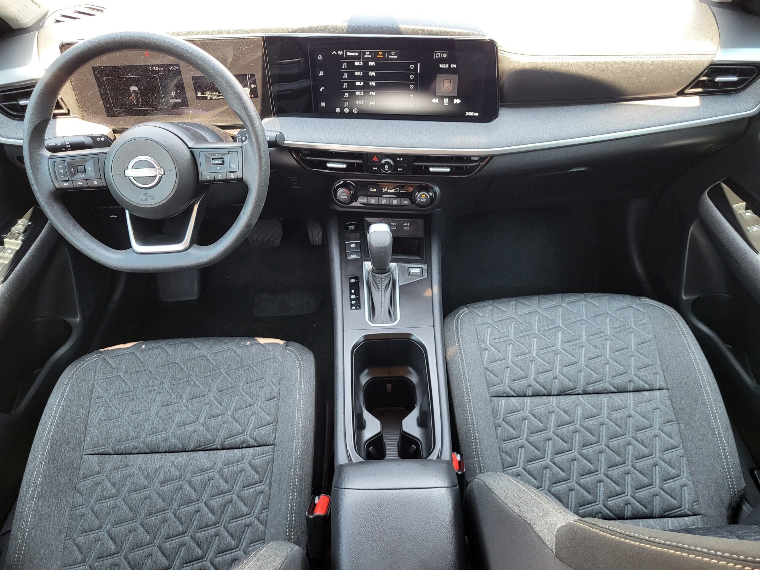 2026 Nissan Kicks - Image 25