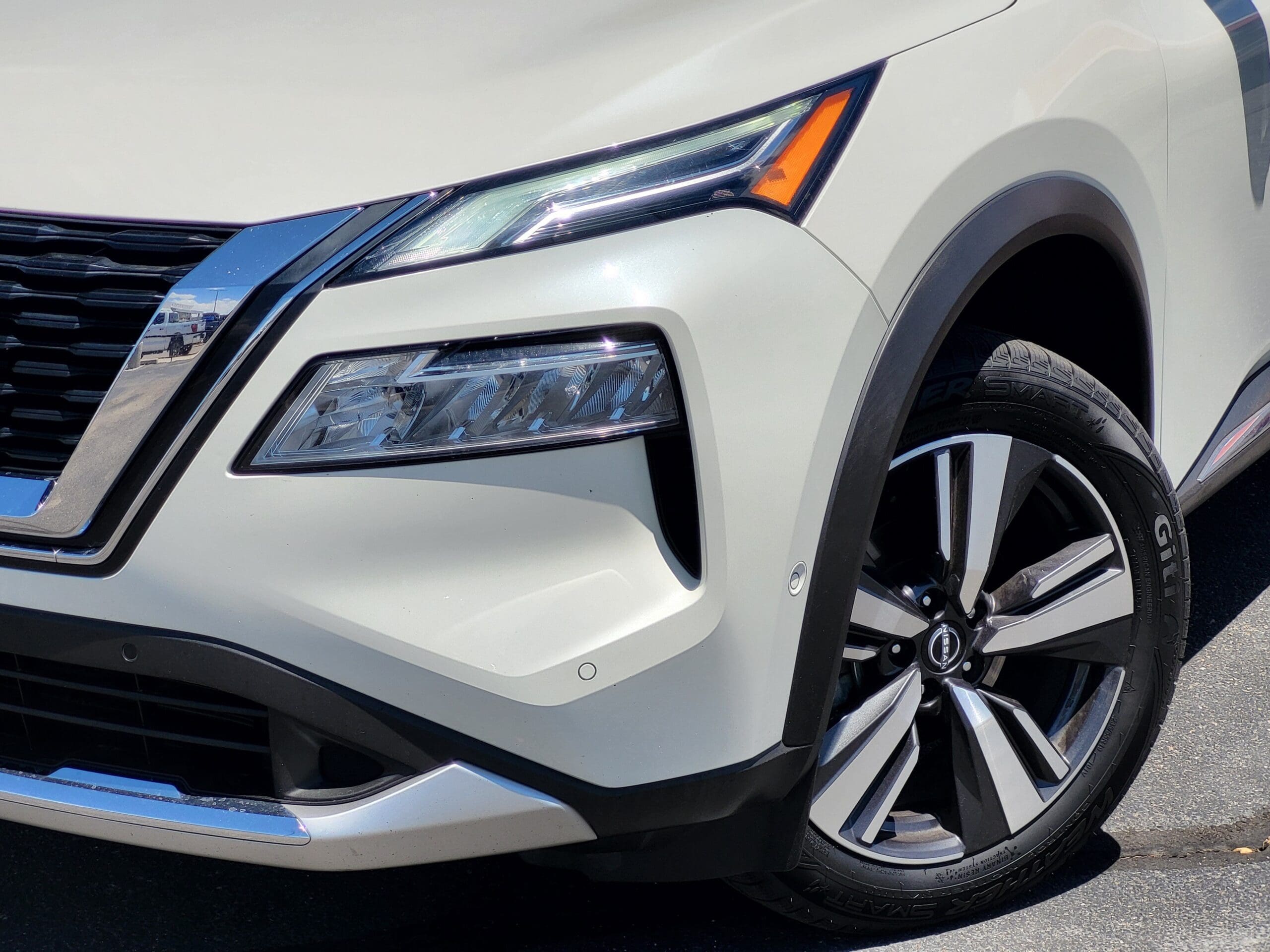 2023 Nissan Rogue - Image 8