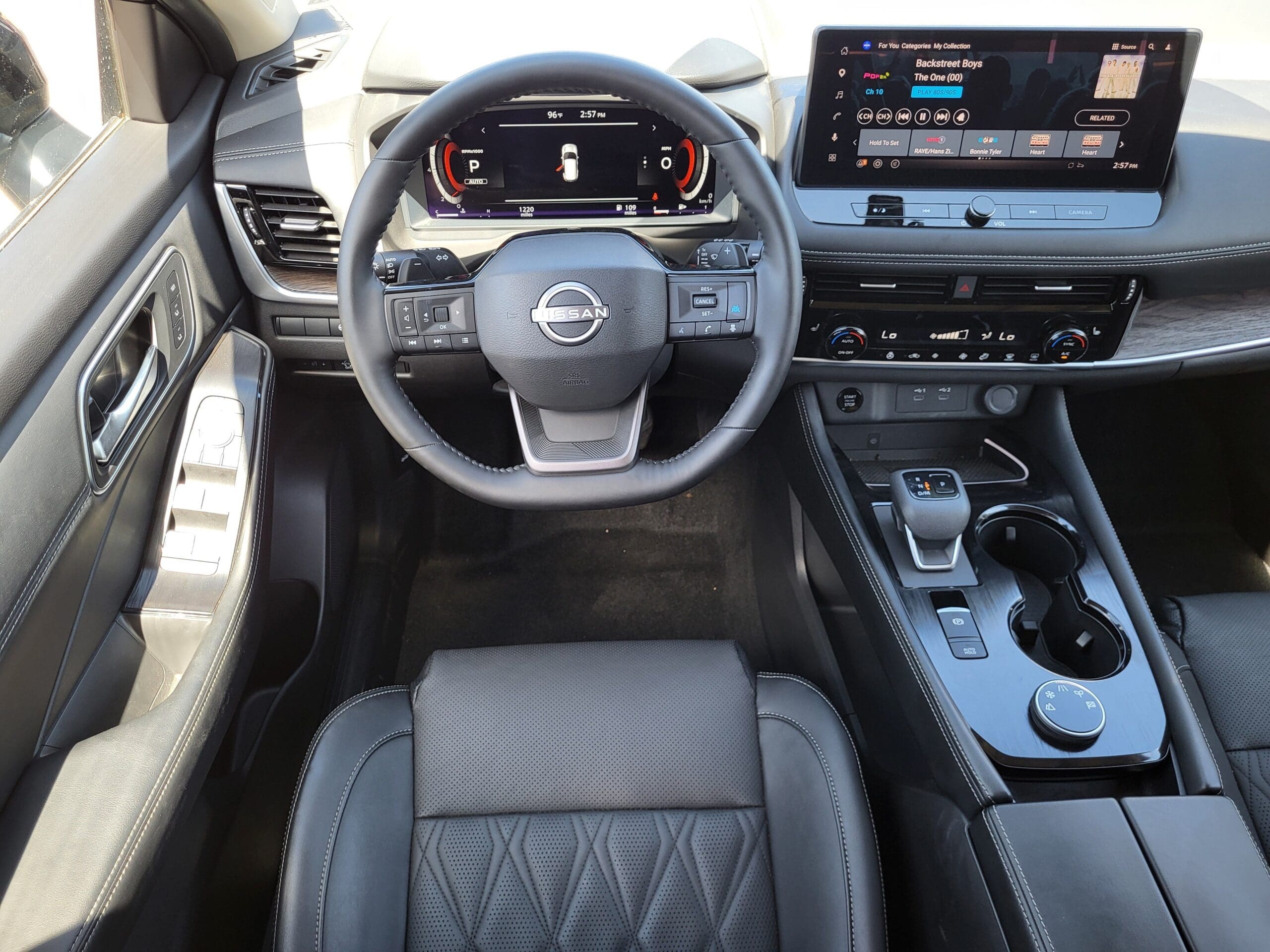 2025 Nissan Rogue - Image 27
