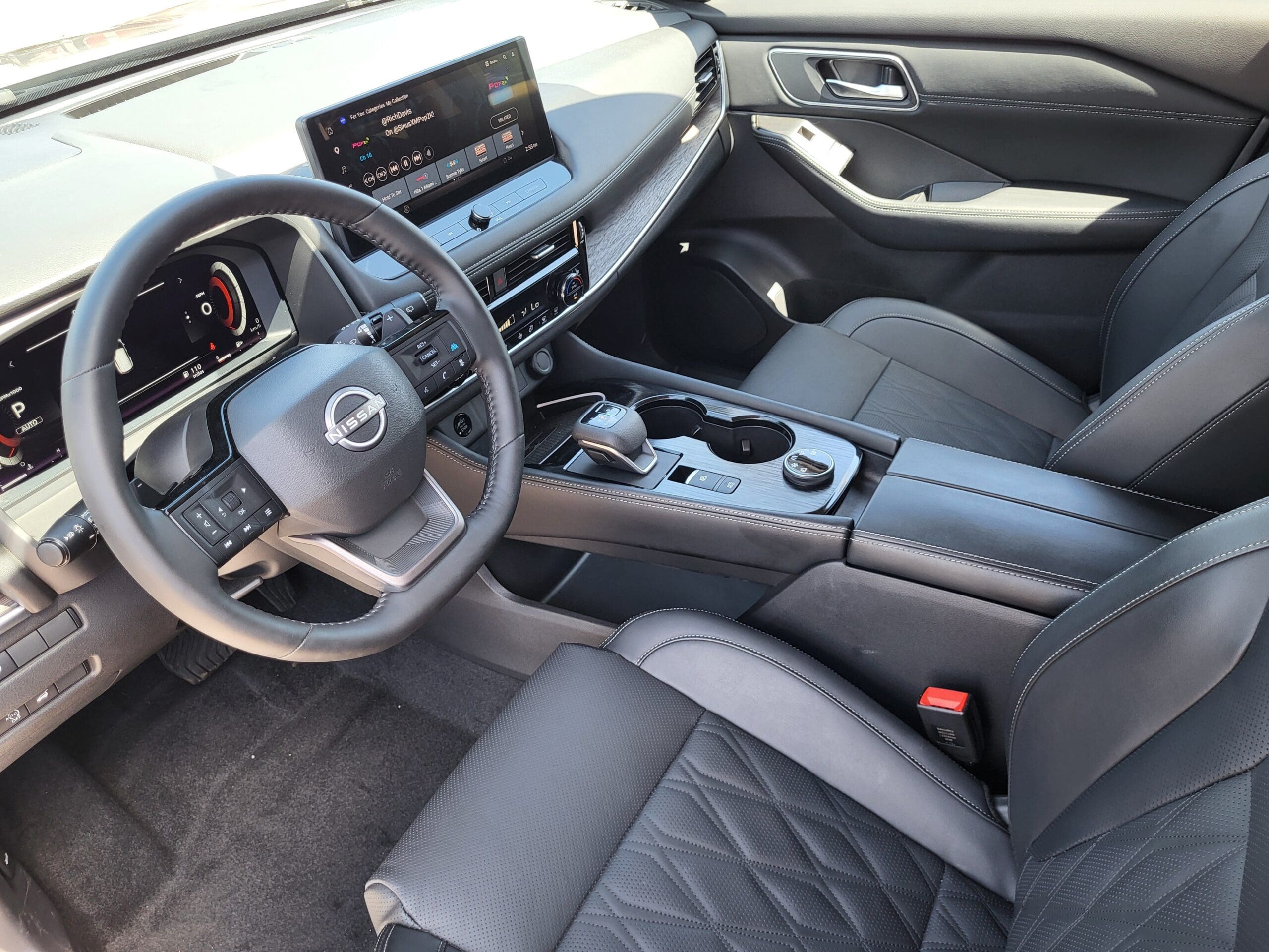 2025 Nissan Rogue - Image 14