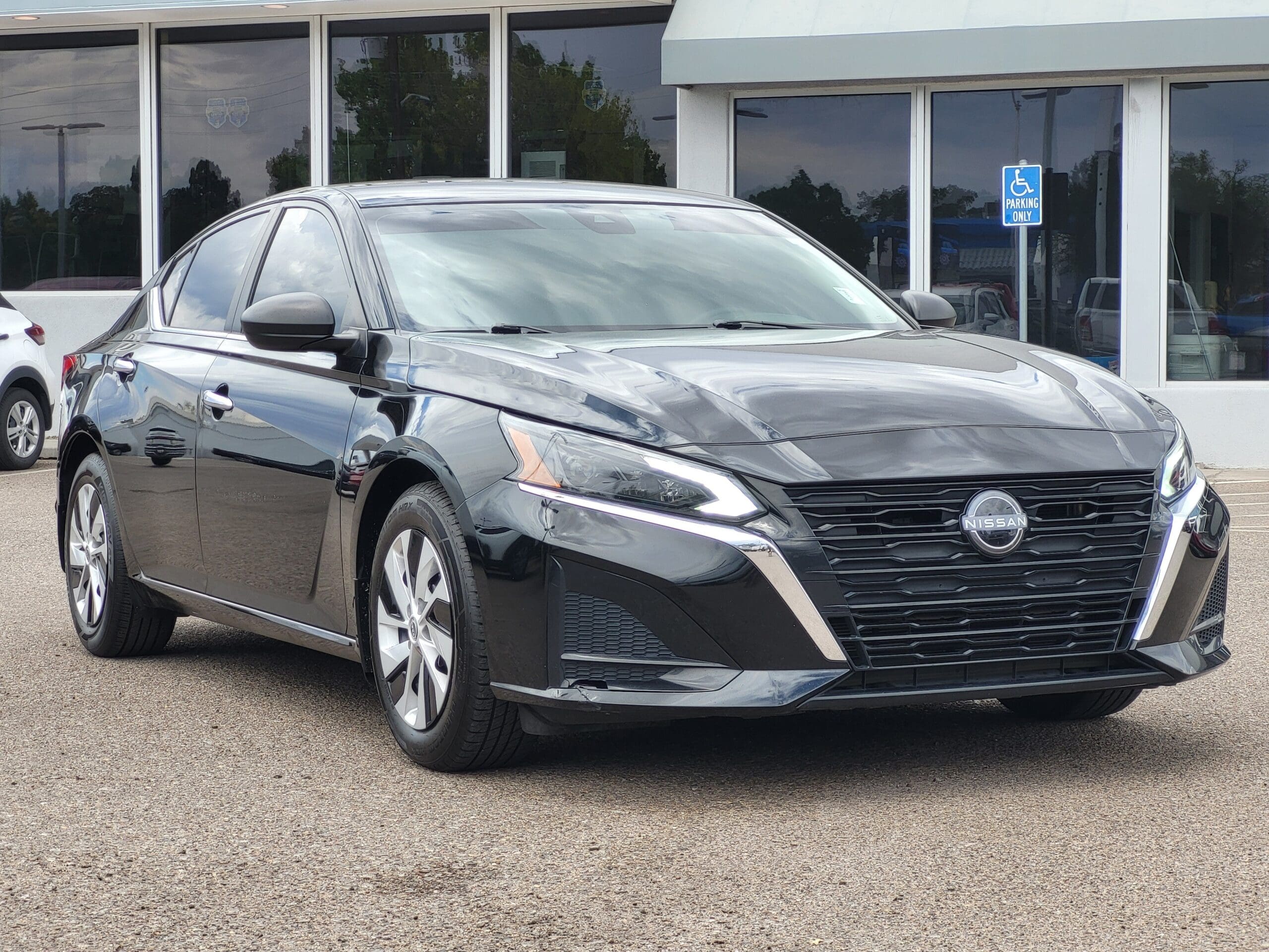 2024 Nissan Altima - Image 3