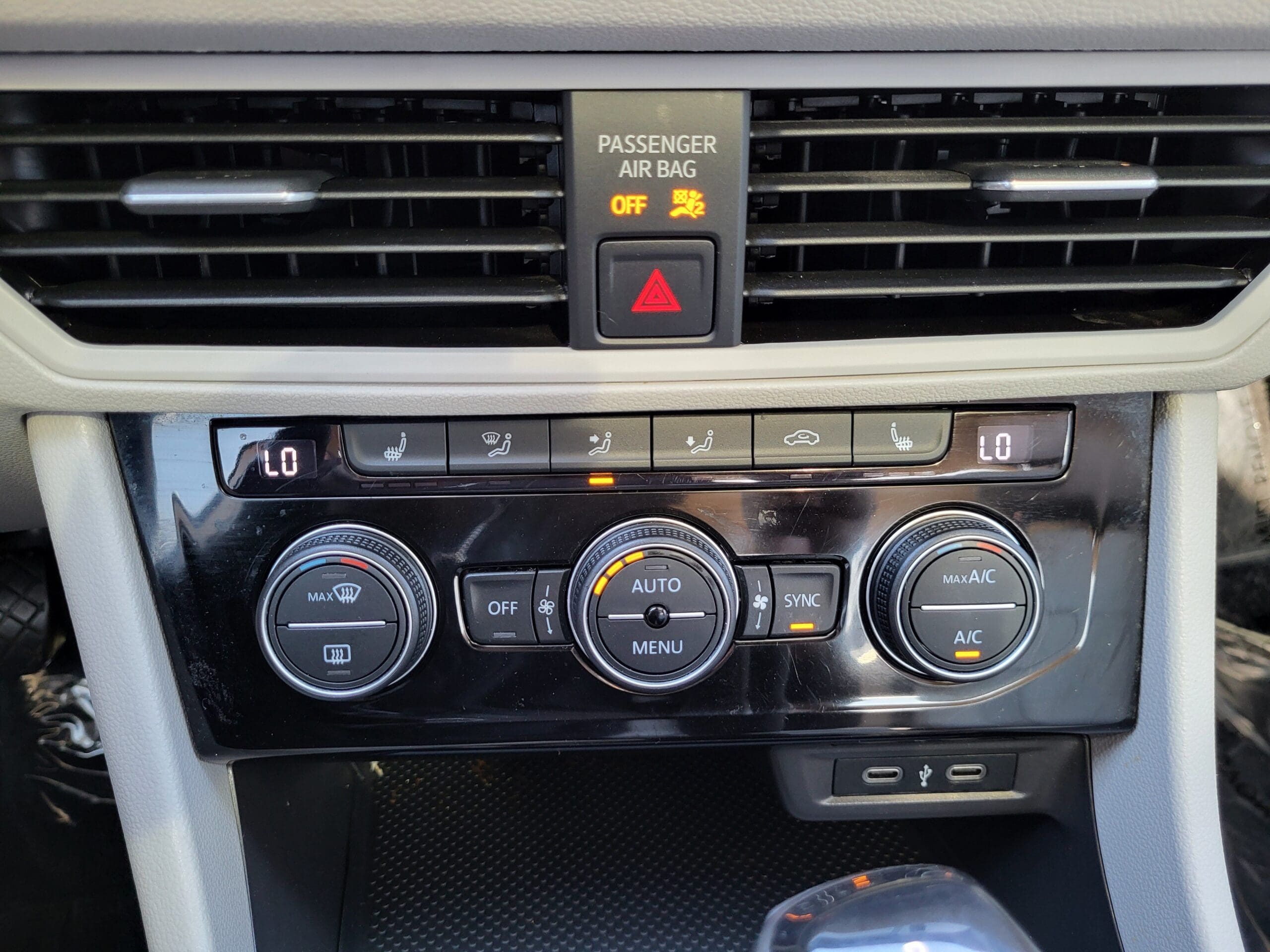 2023 Volkswagen Jetta - Image 20