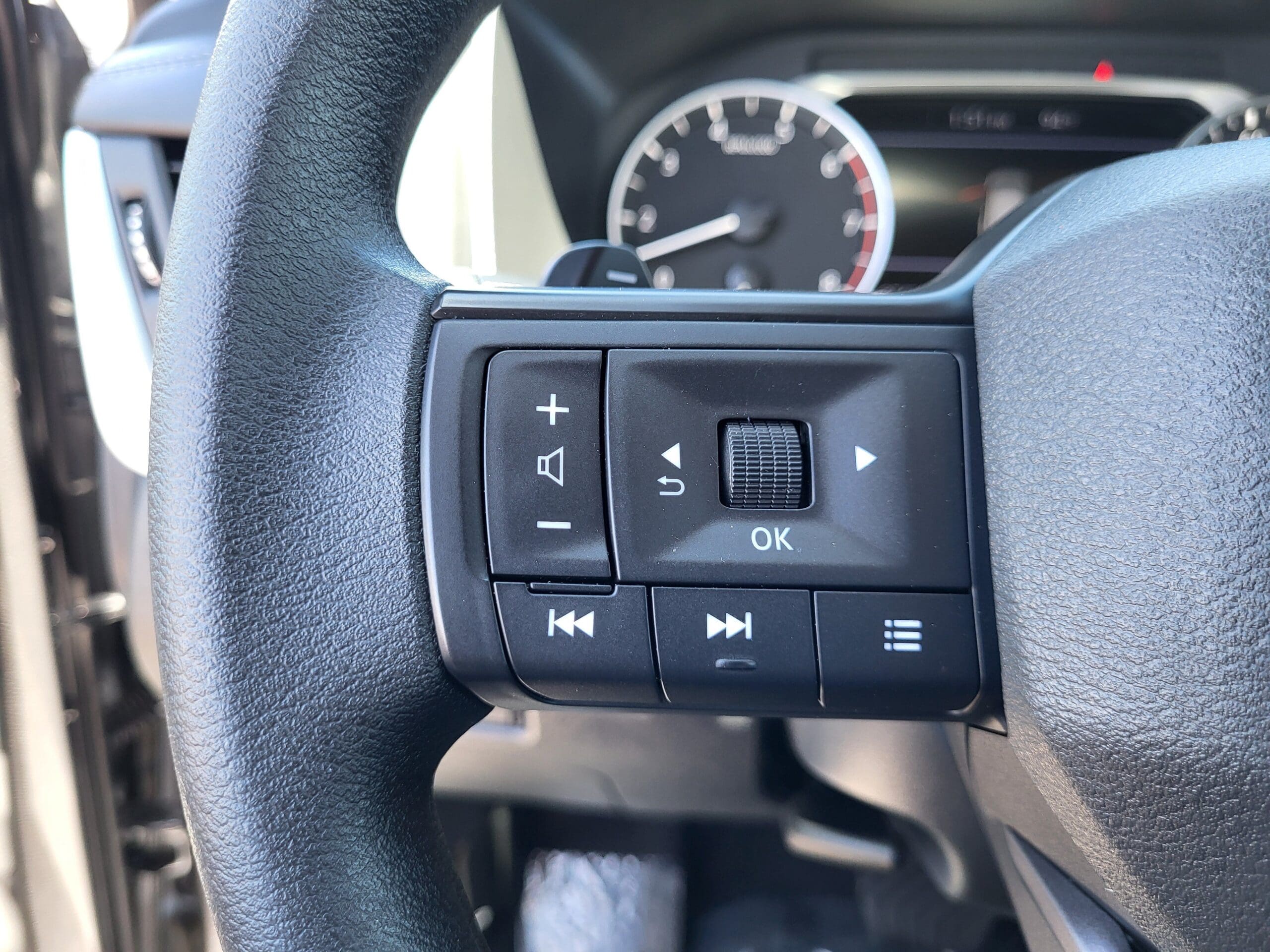 2026 Nissan Rogue - Image 27