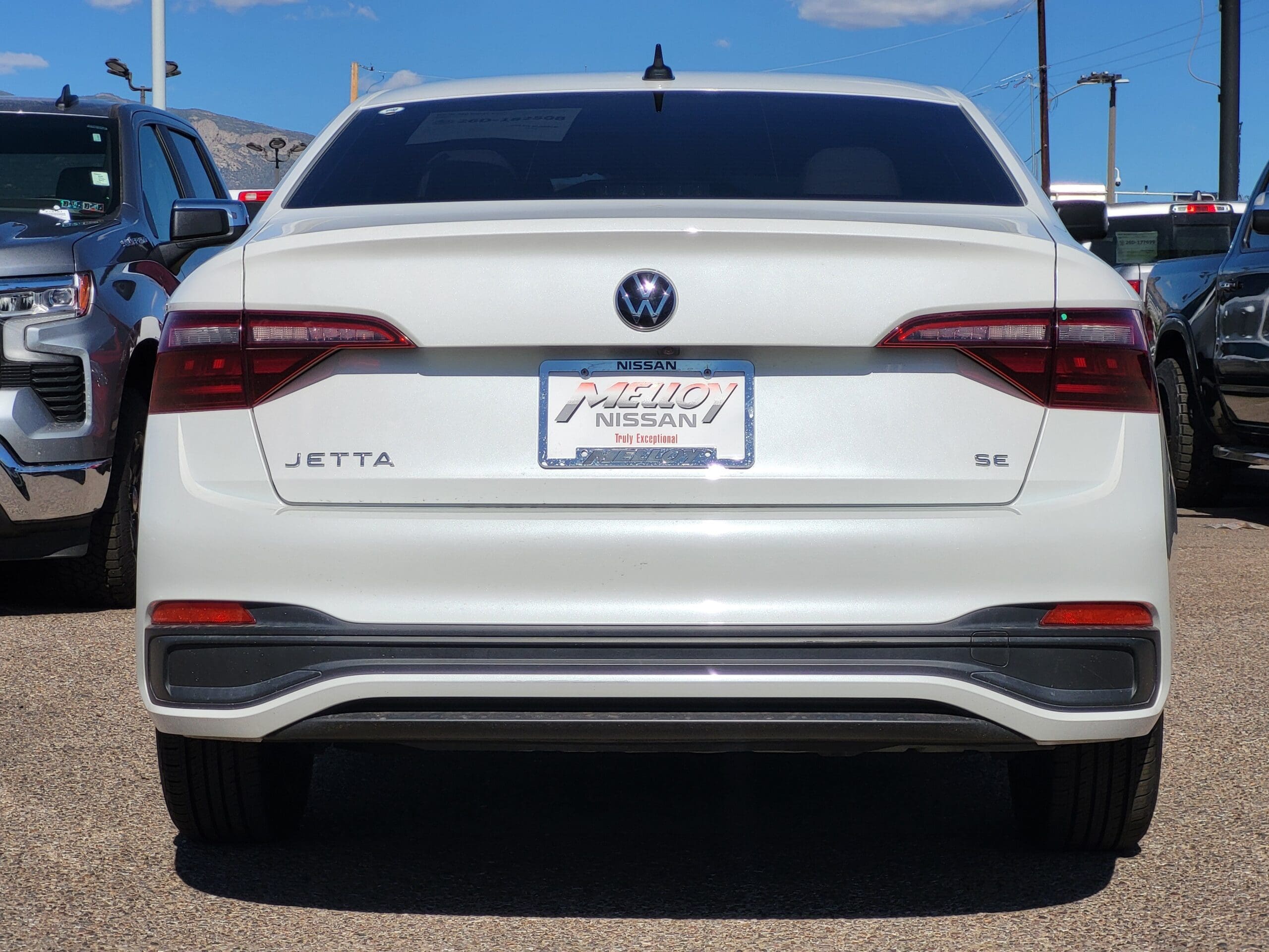 2023 Volkswagen Jetta - Image 5