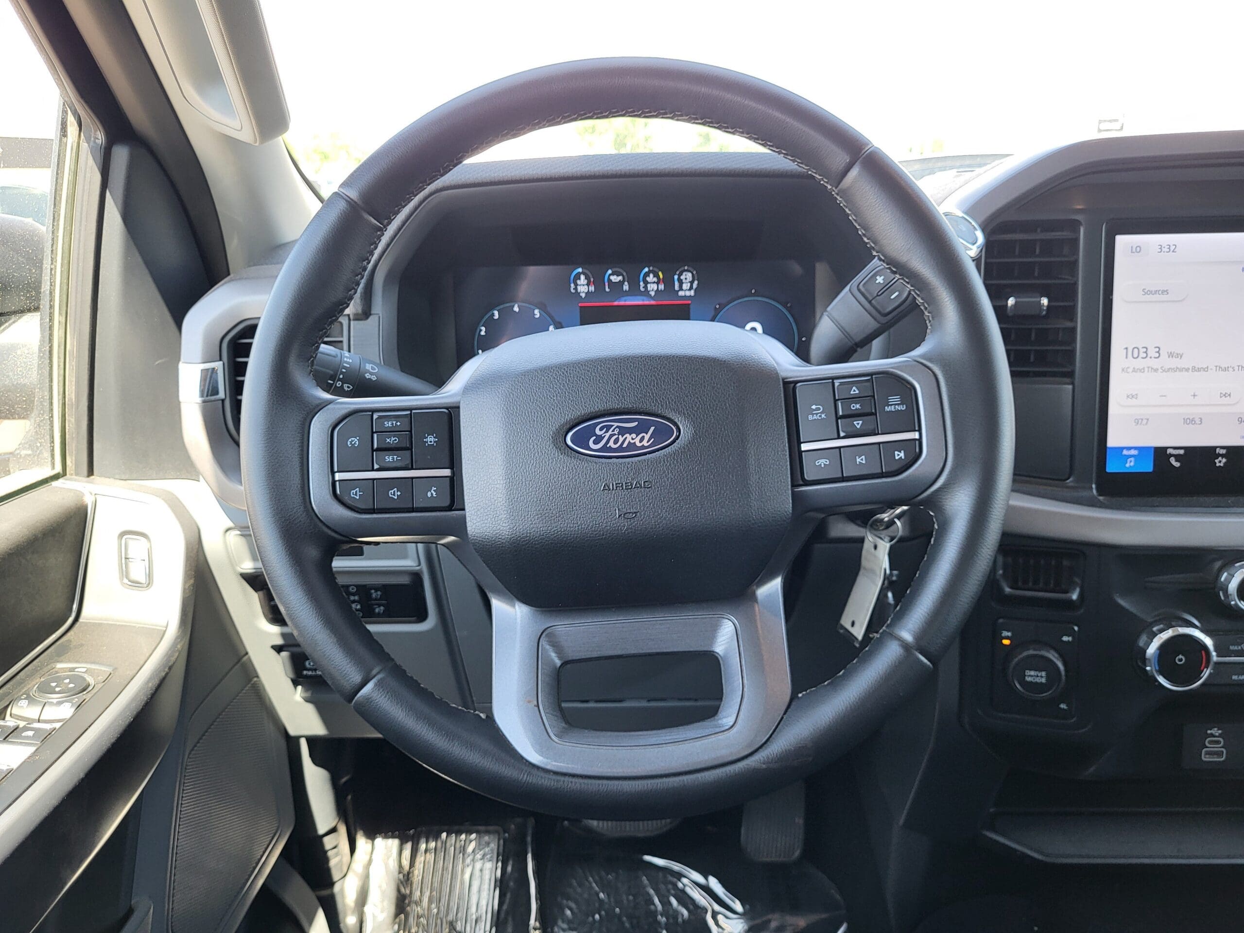 2025 Ford F-150 - Image 27