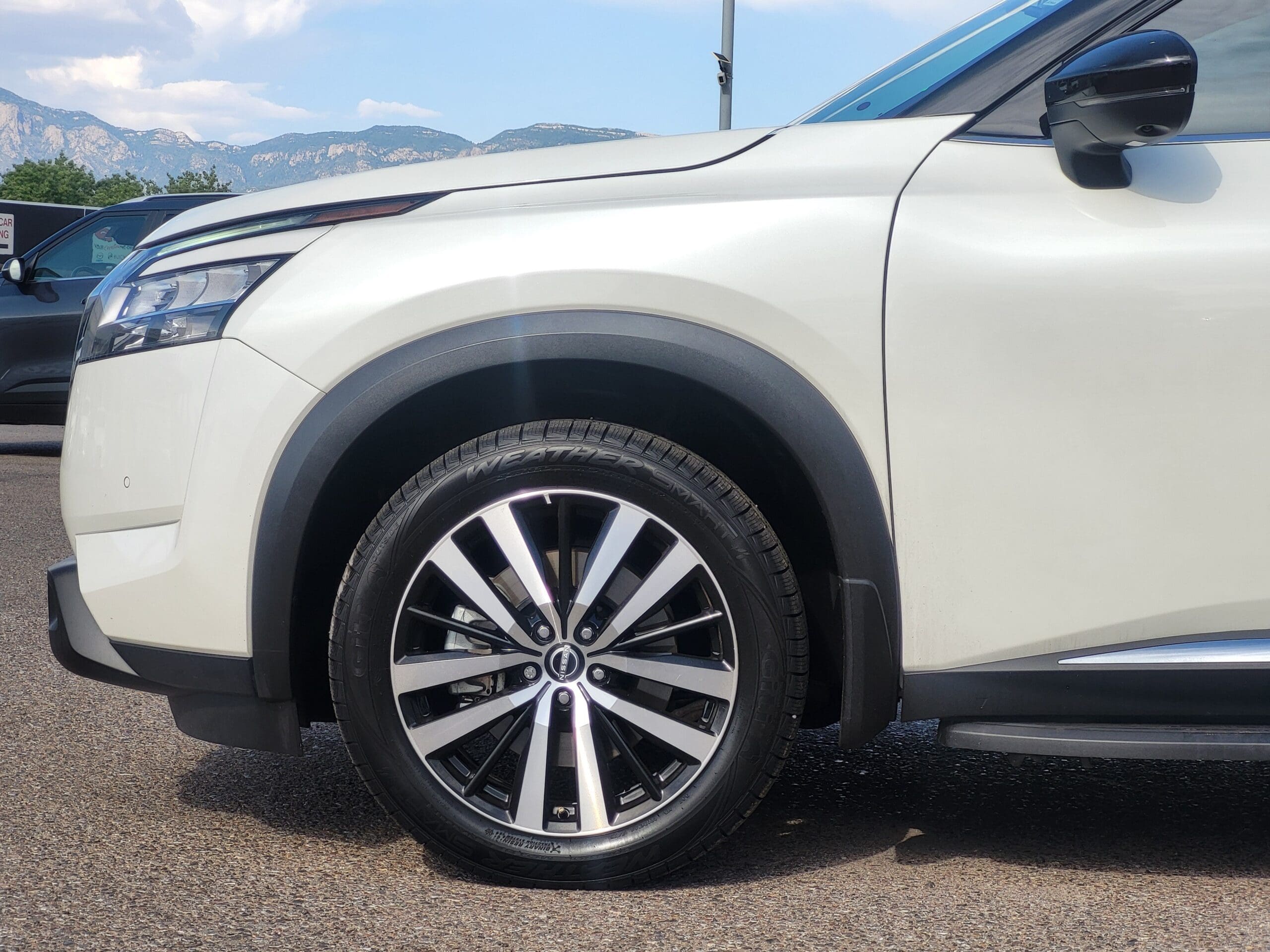 2024 Nissan Pathfinder - Image 9
