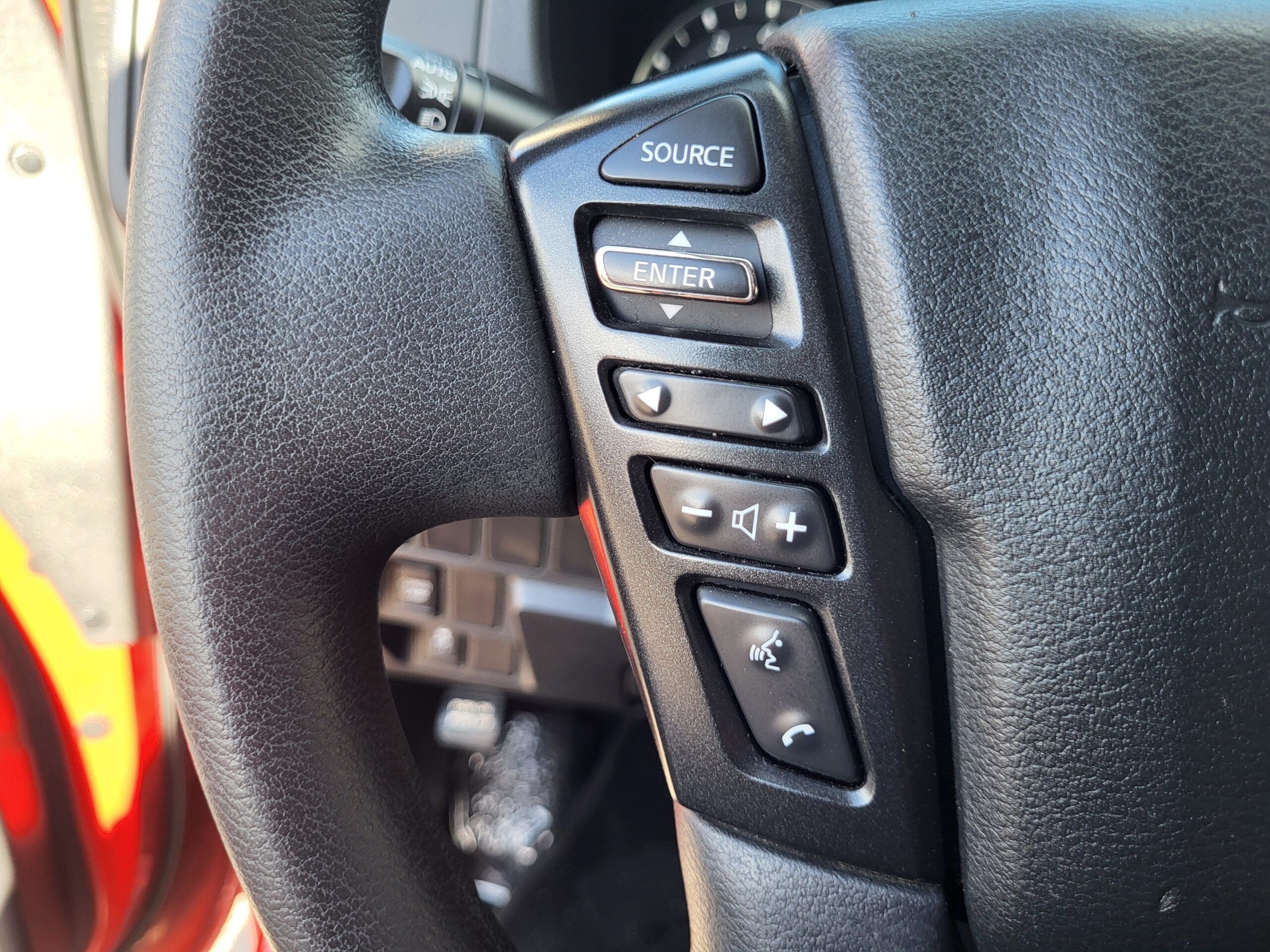 2022 Nissan Frontier - Image 27
