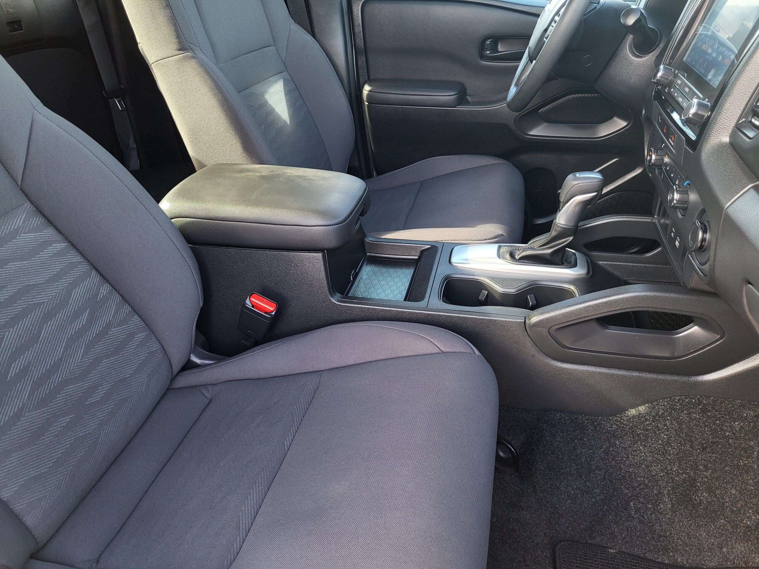 2024 Nissan Frontier - Image 15