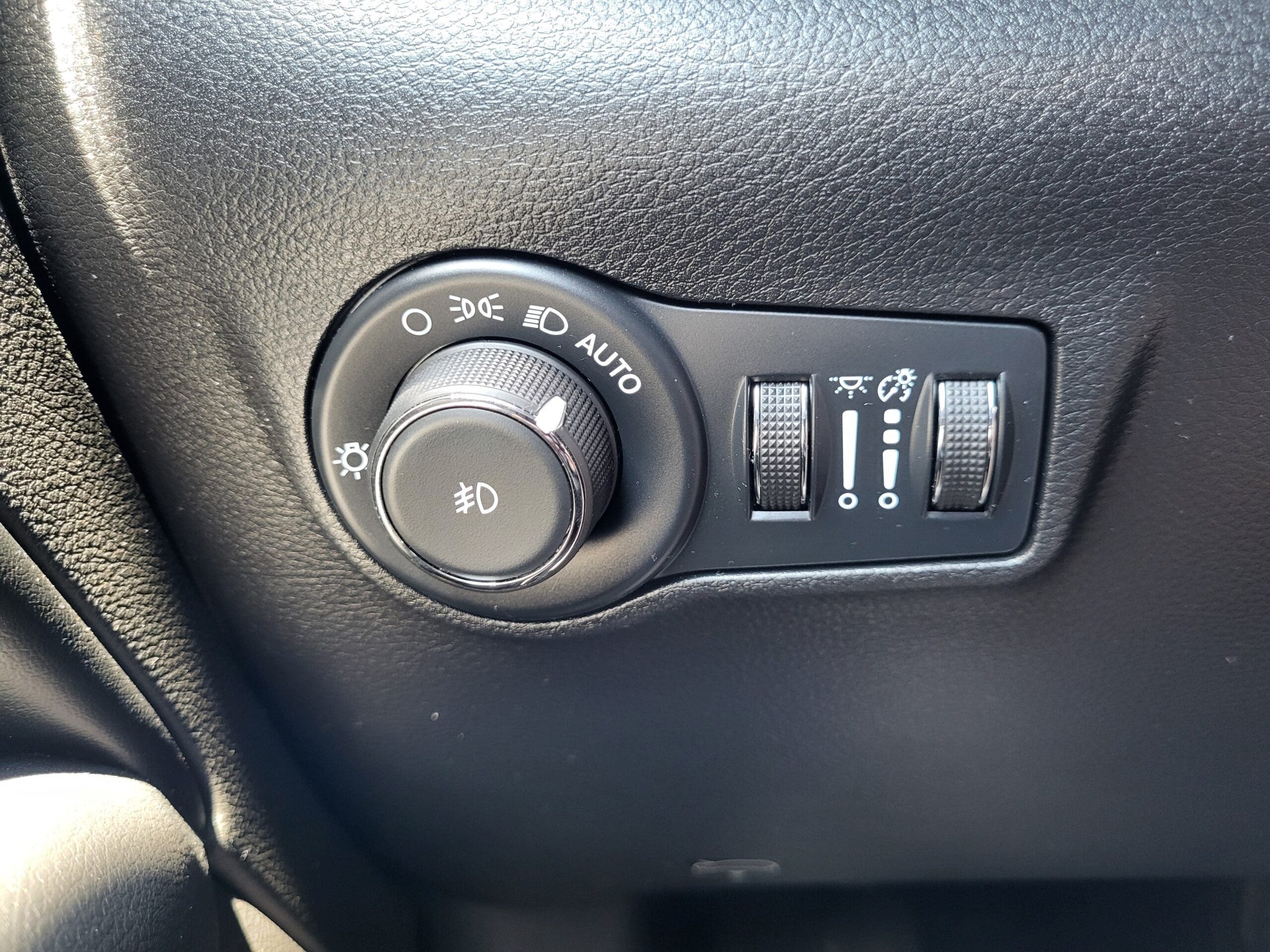 2025 Jeep Compass - Image 23