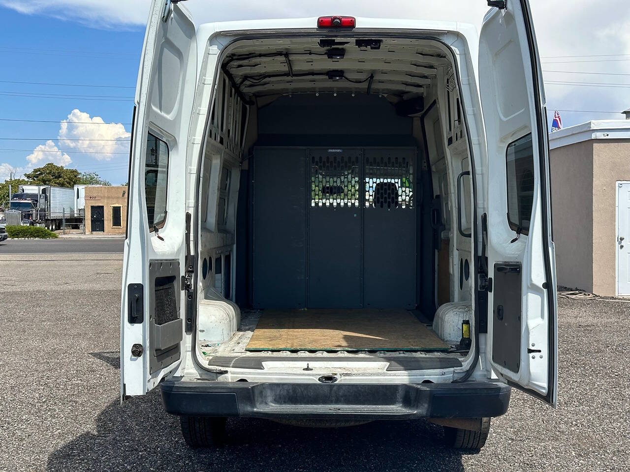 2017 Nissan NV - Image 16