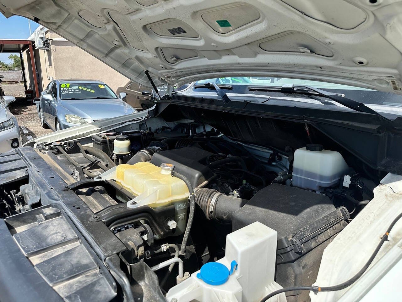 2017 Nissan NV - Image 10