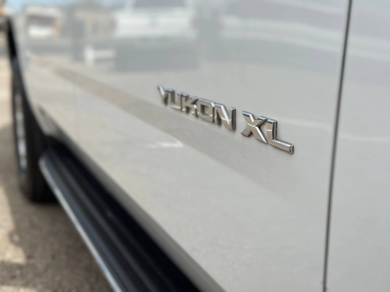 2019 GMC Yukon XL - Image 4