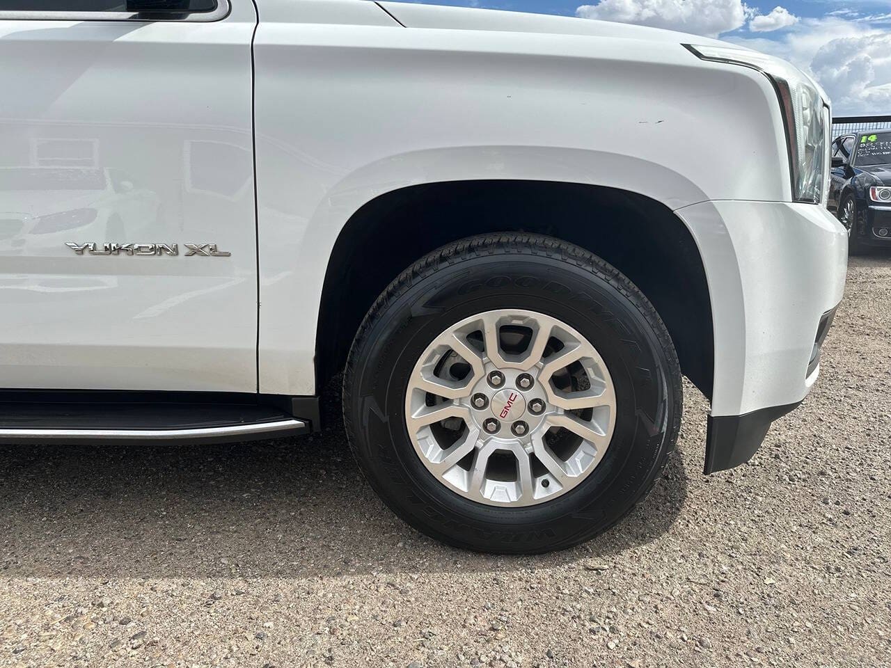 2019 GMC Yukon XL - Image 5