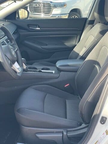 2021 Nissan Altima - Image 5