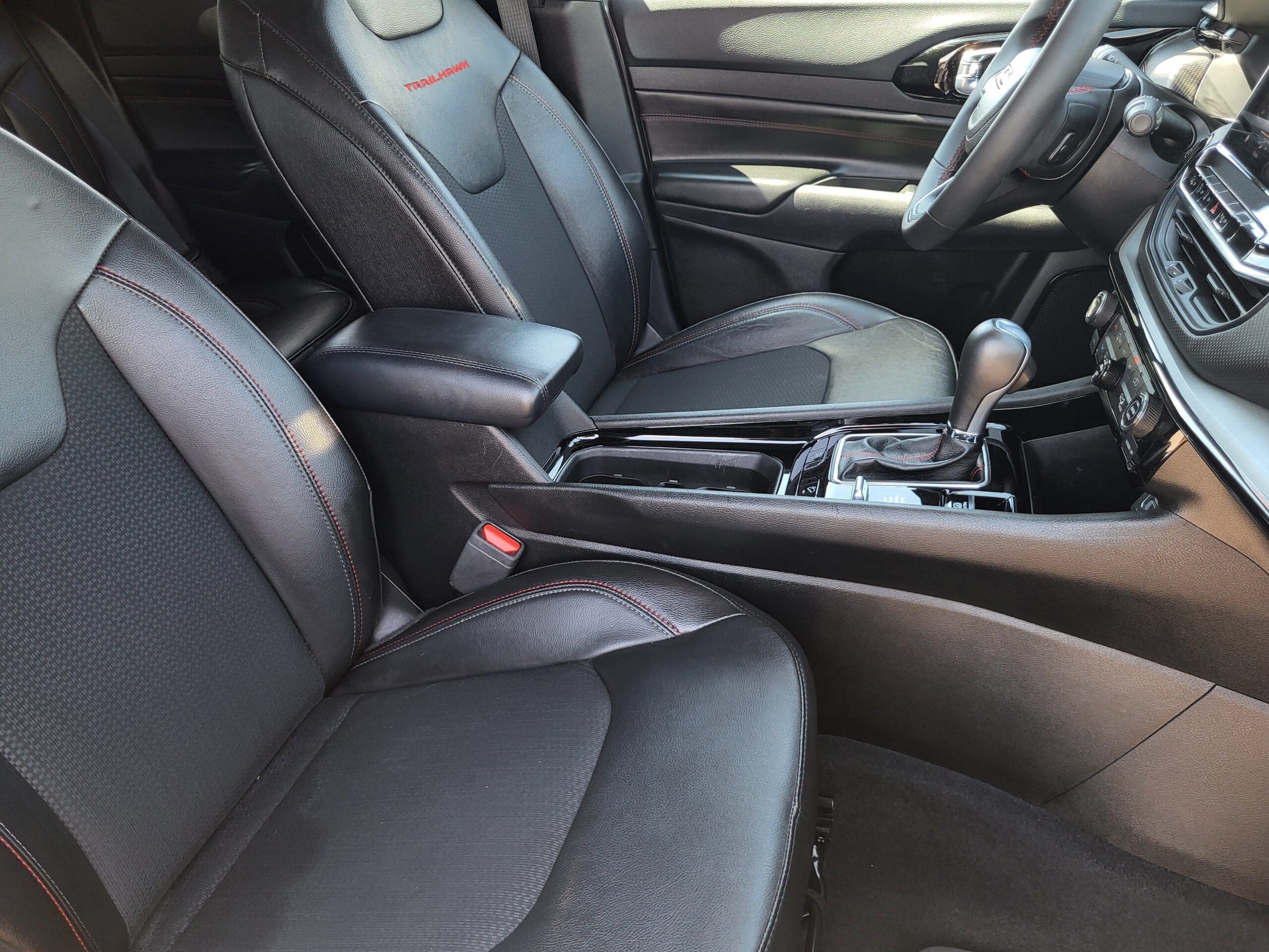 2025 Jeep Compass - Image 15