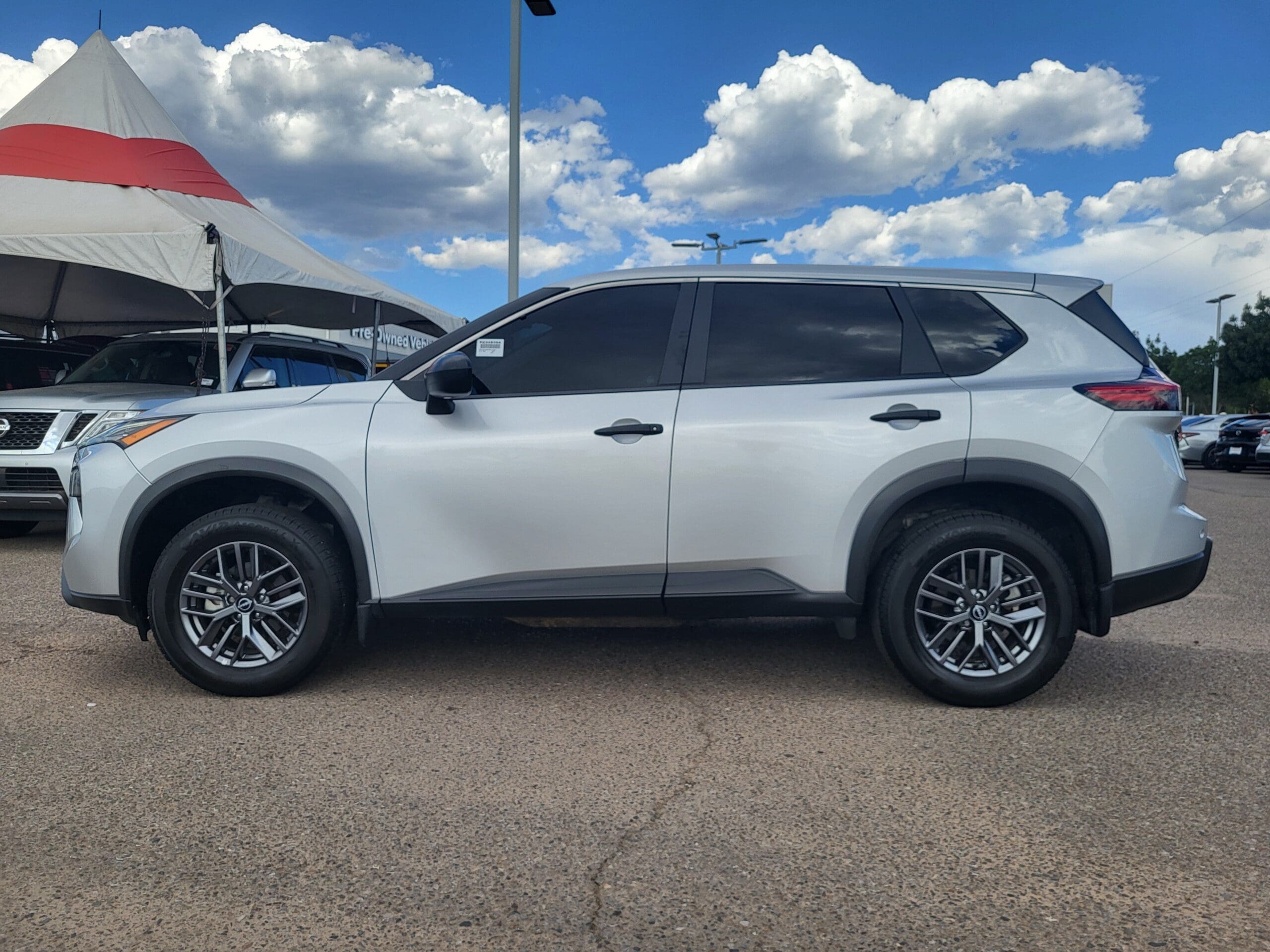 2024 Nissan Rogue - Image 7