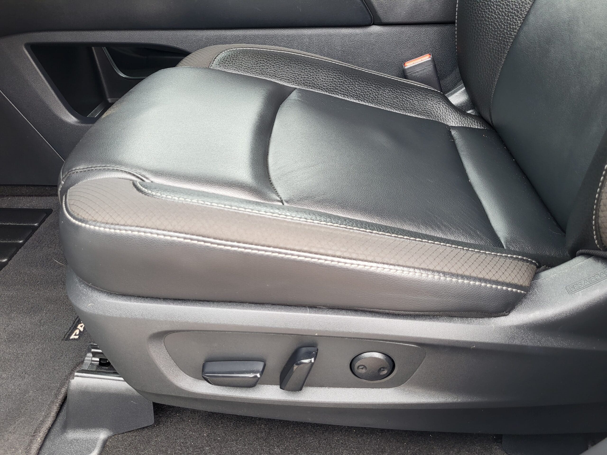 2025 Nissan Pathfinder - Image 17