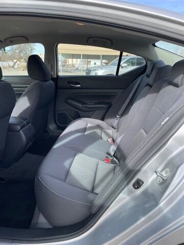 2021 Nissan Altima - Image 10