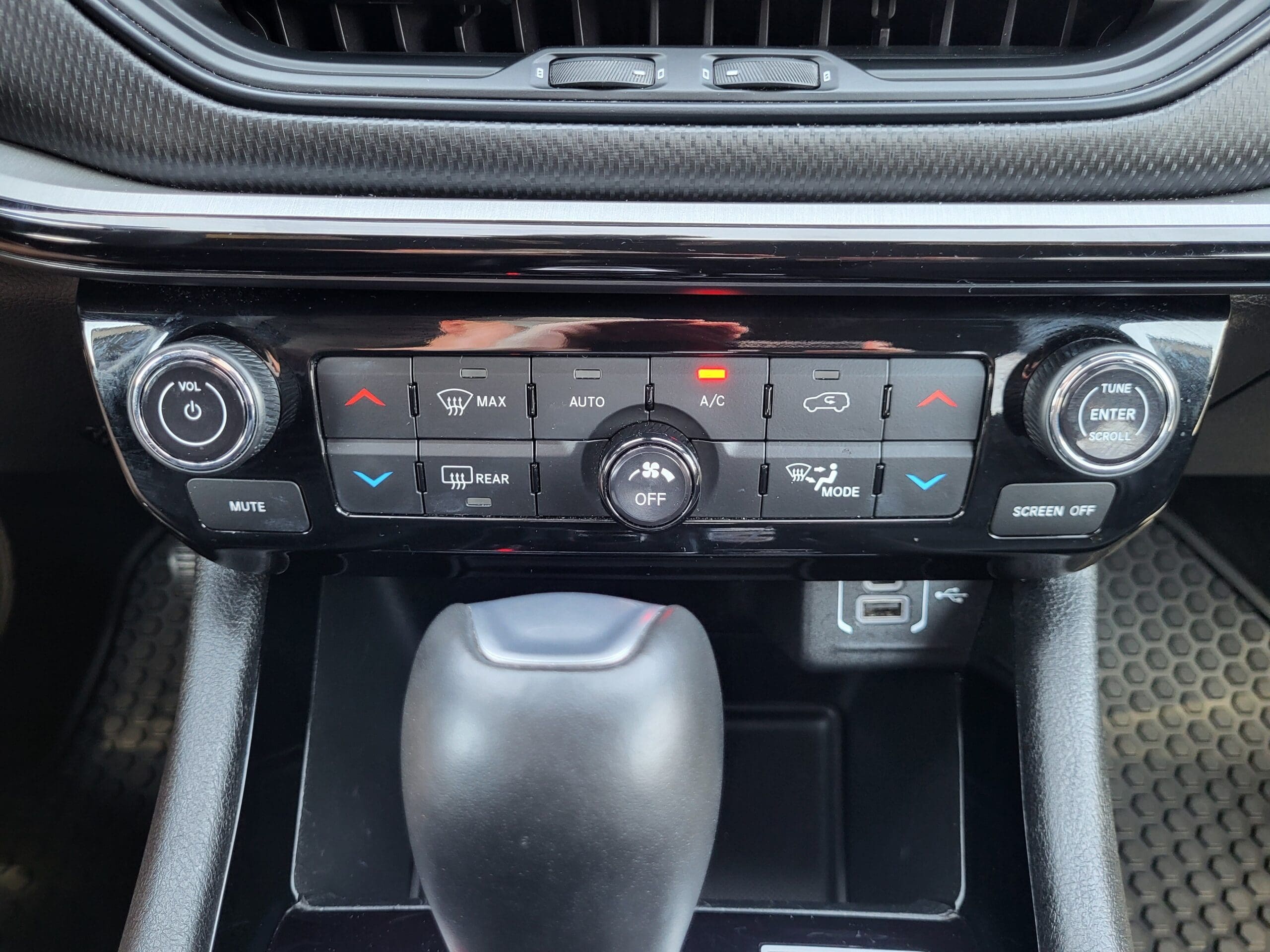 2025 Jeep Compass - Image 20