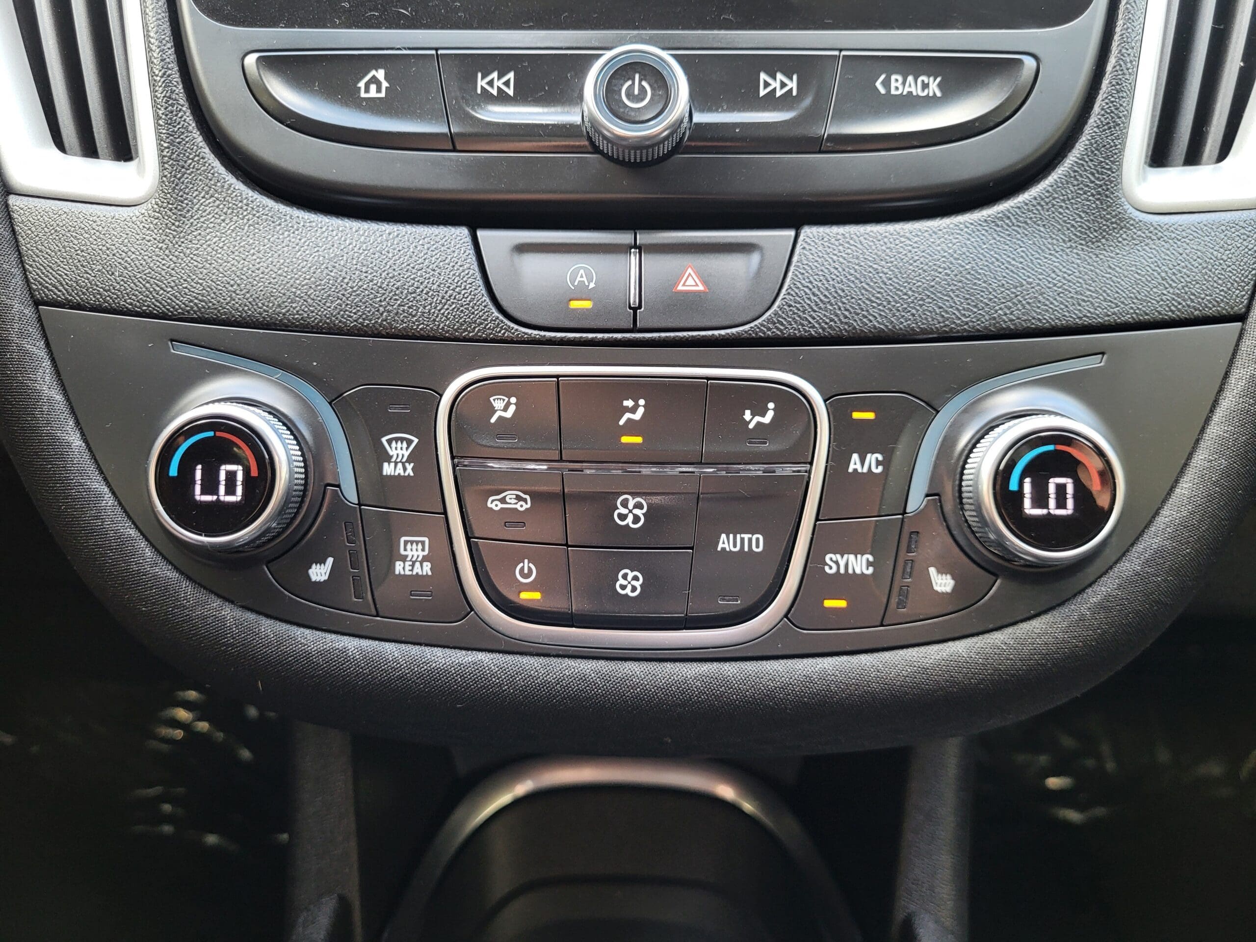 2024 Chevrolet Malibu - Image 20