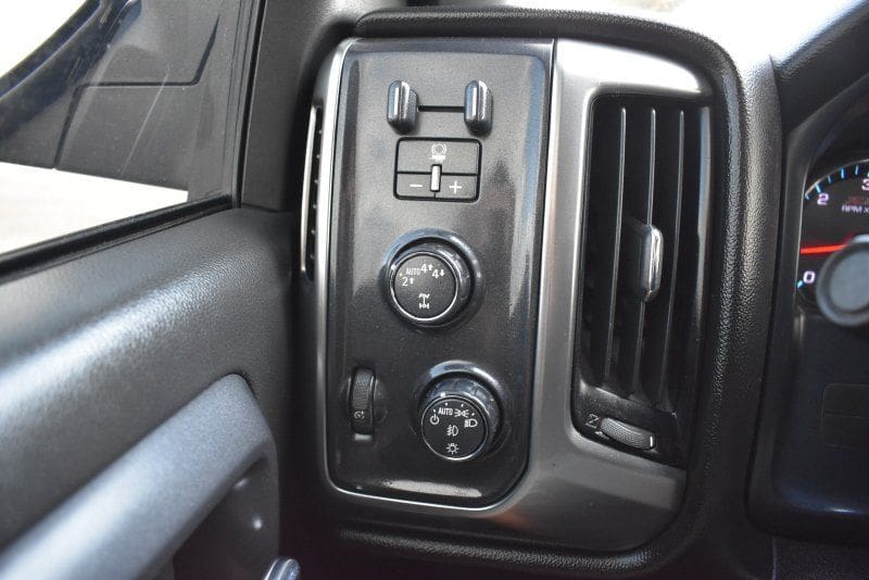 2018 Chevrolet Silverado 1500 - Image 11
