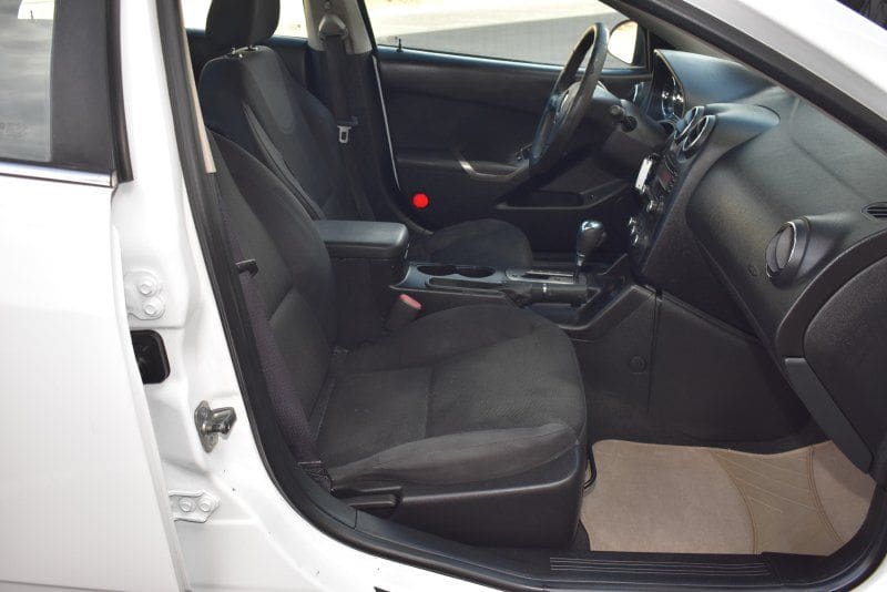 2009 Pontiac G6 - Image 9
