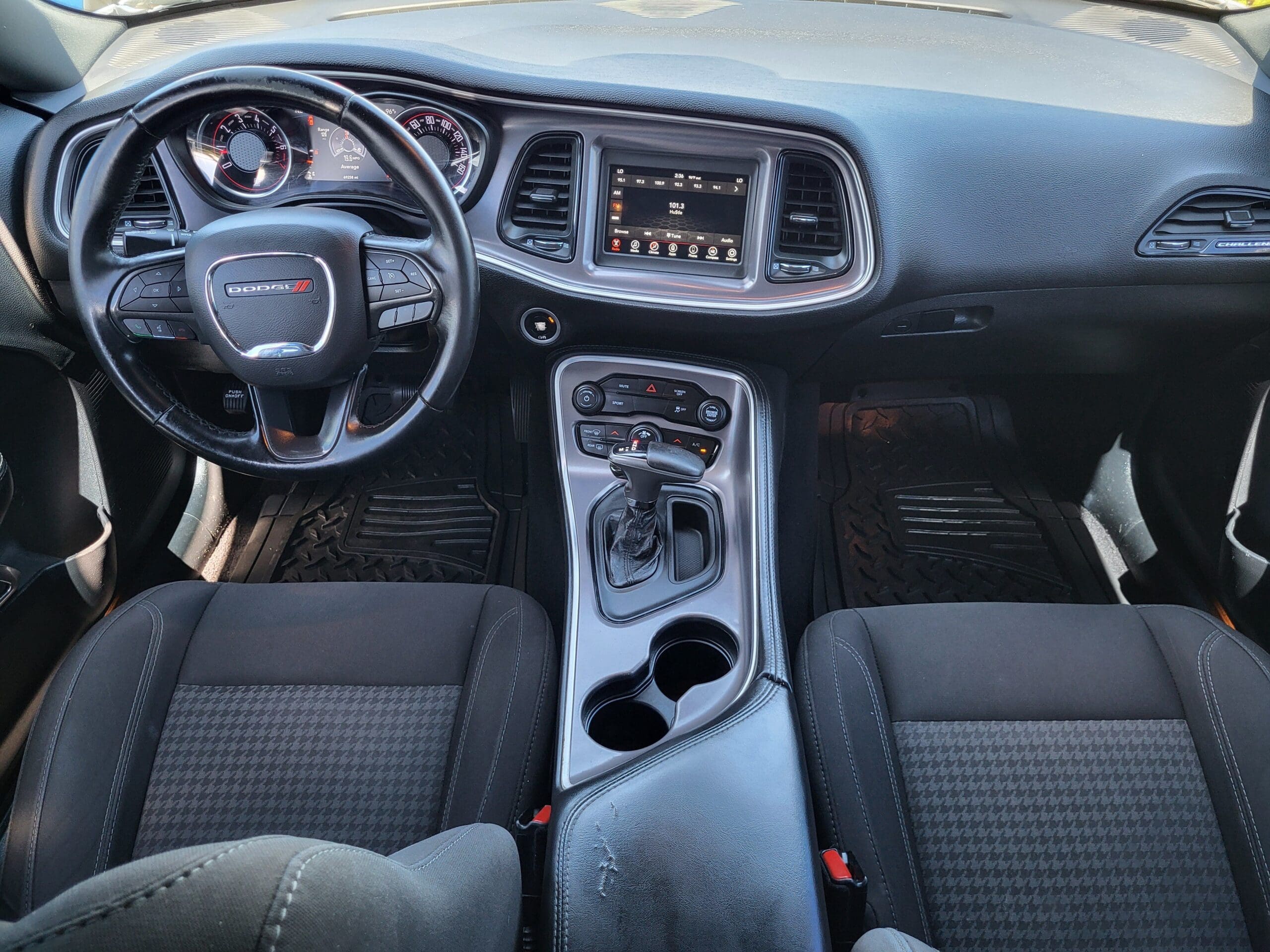 2019 Dodge Challenger - Image 26