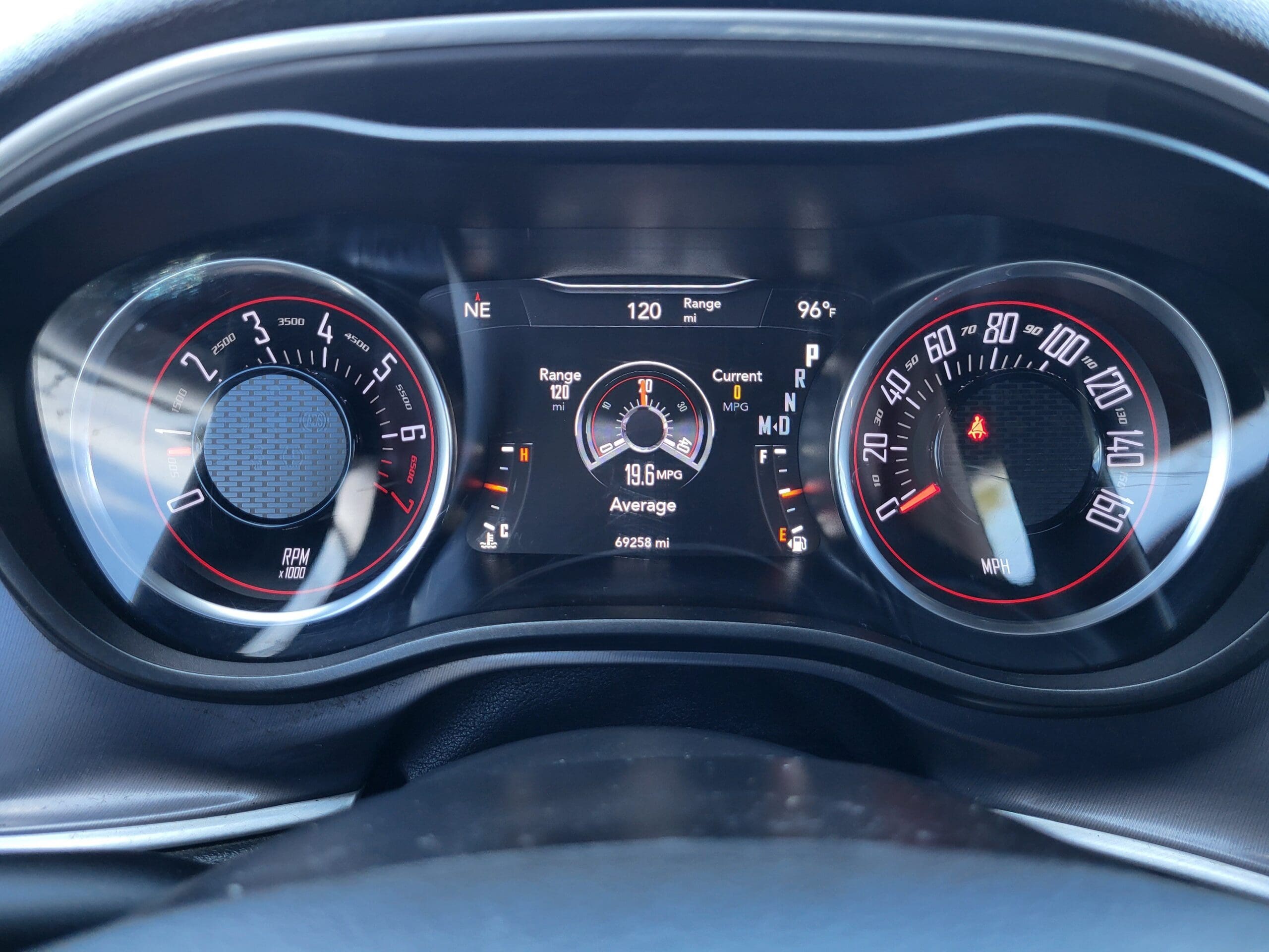2019 Dodge Challenger - Image 17