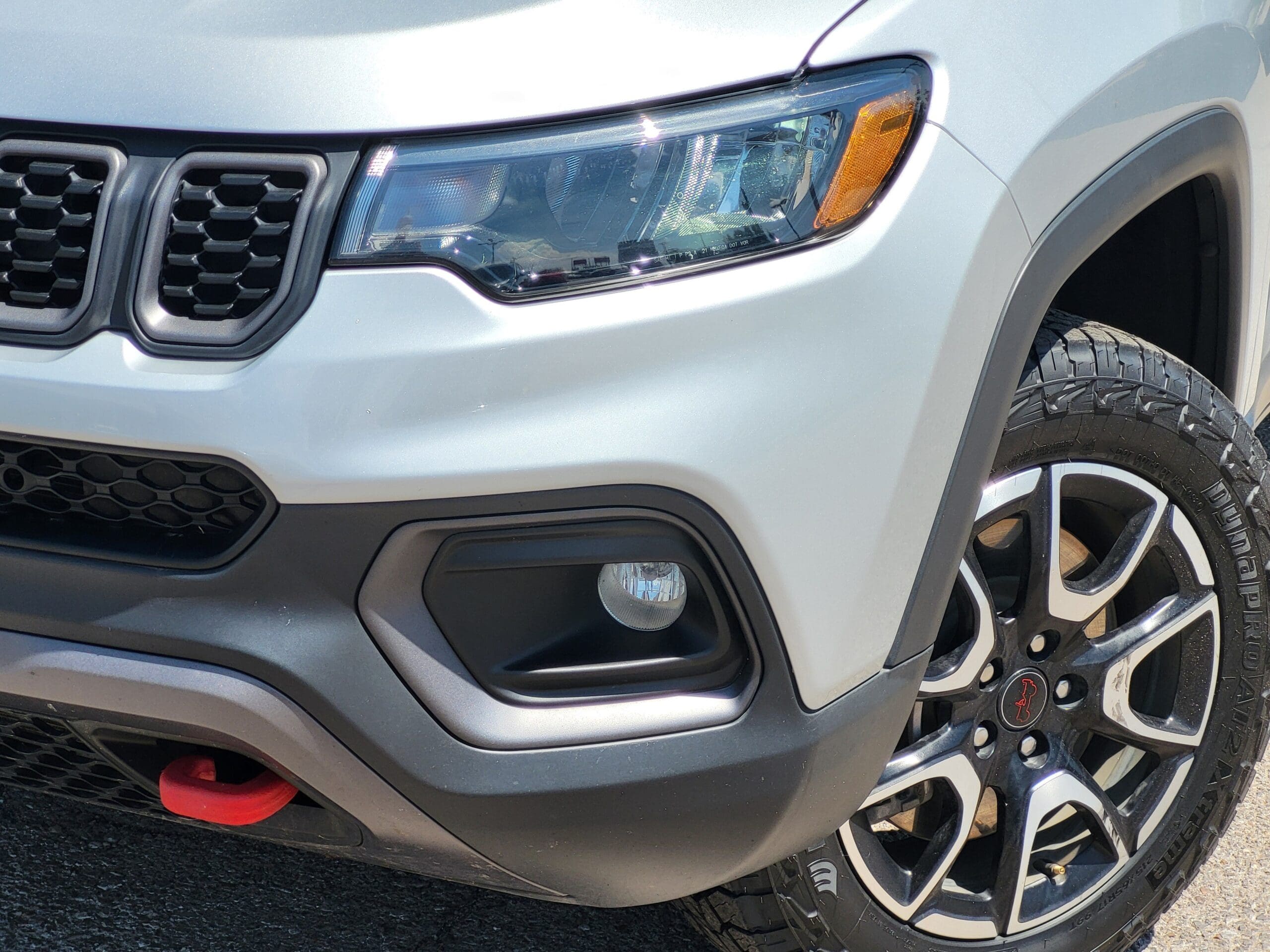 2025 Jeep Compass - Image 8