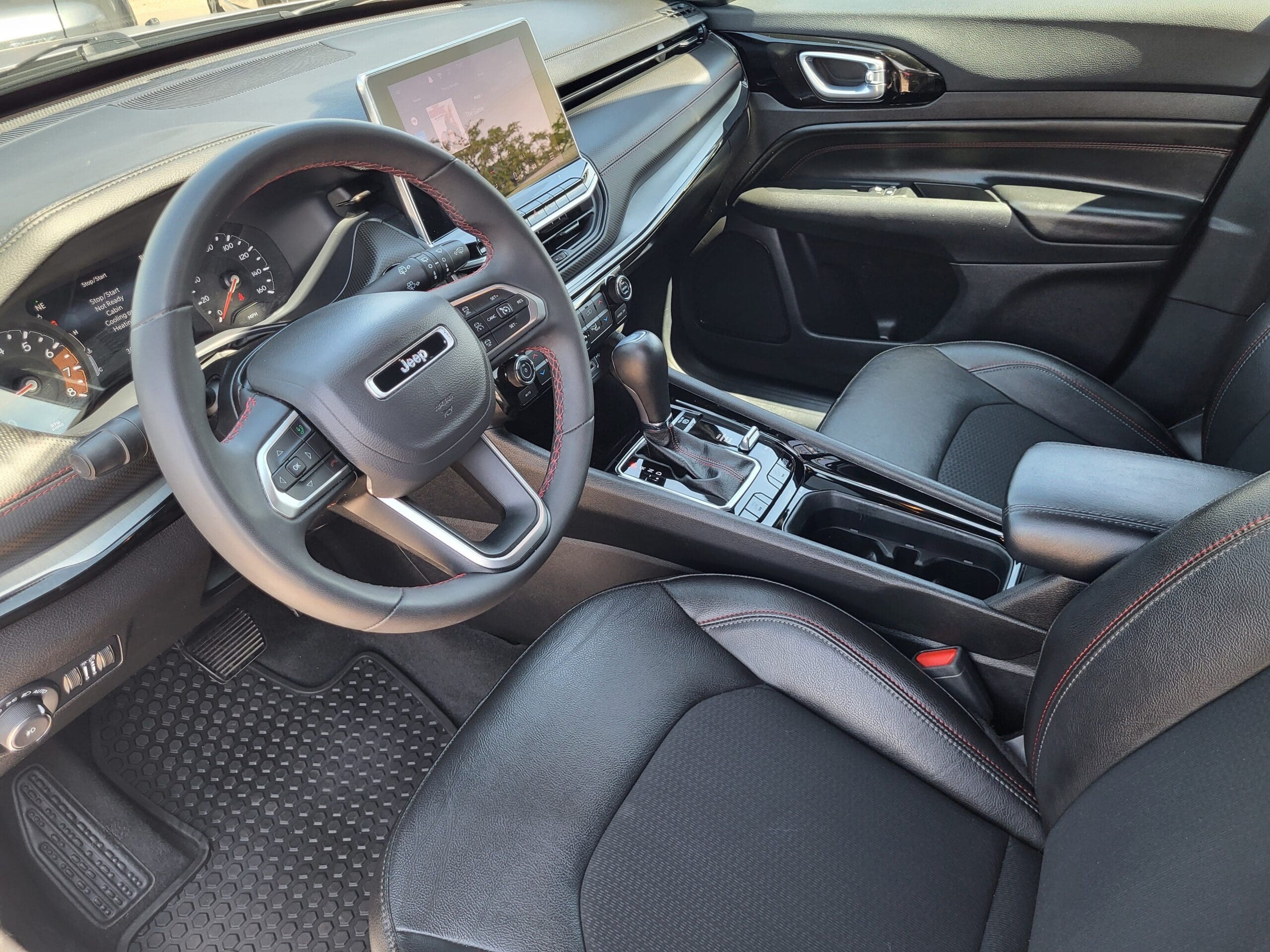2025 Jeep Compass - Image 14