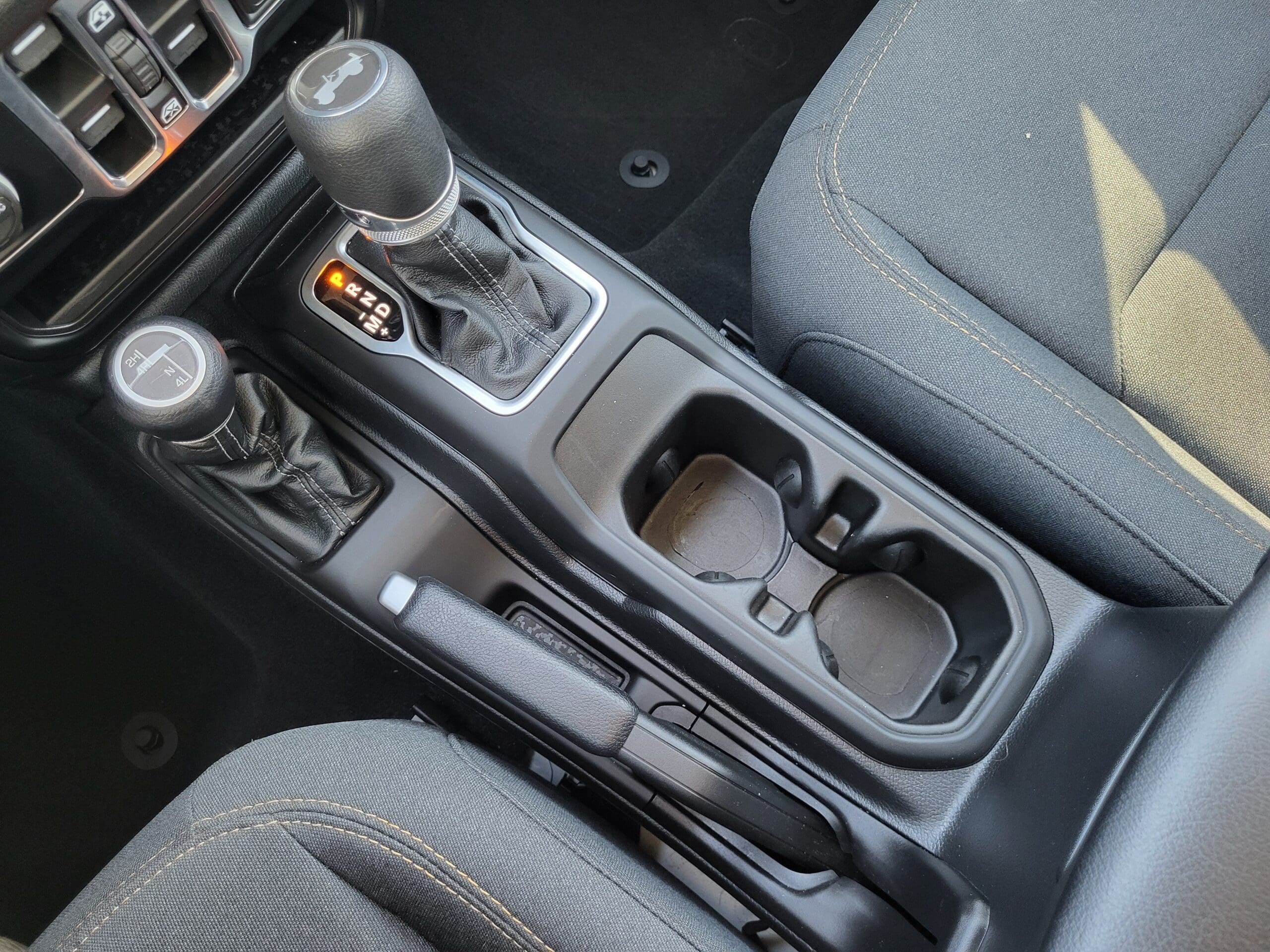 2025 Jeep Wrangler - Image 21