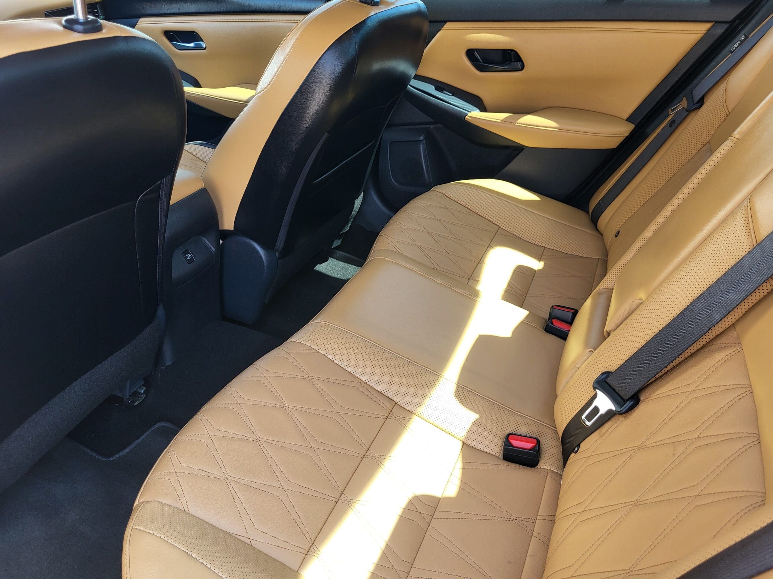 2025 Nissan Sentra - Image 30